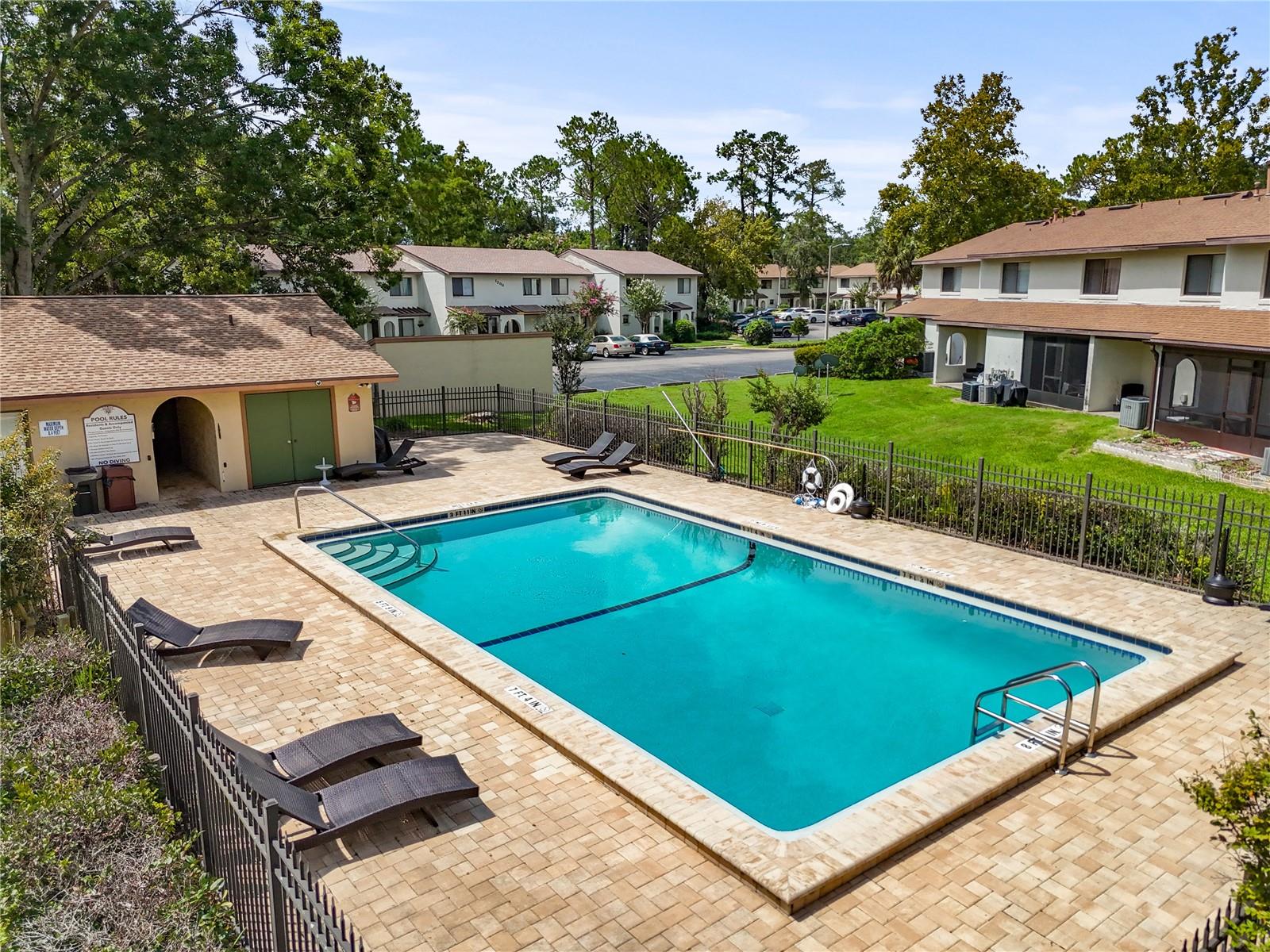 Image 18 of 21 For 2635 35th Place 705