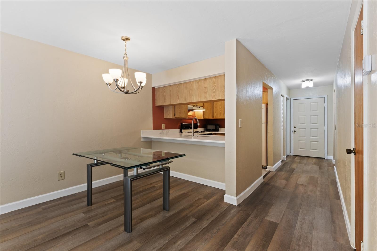 Image 5 of 21 For 2635 35th Place 705