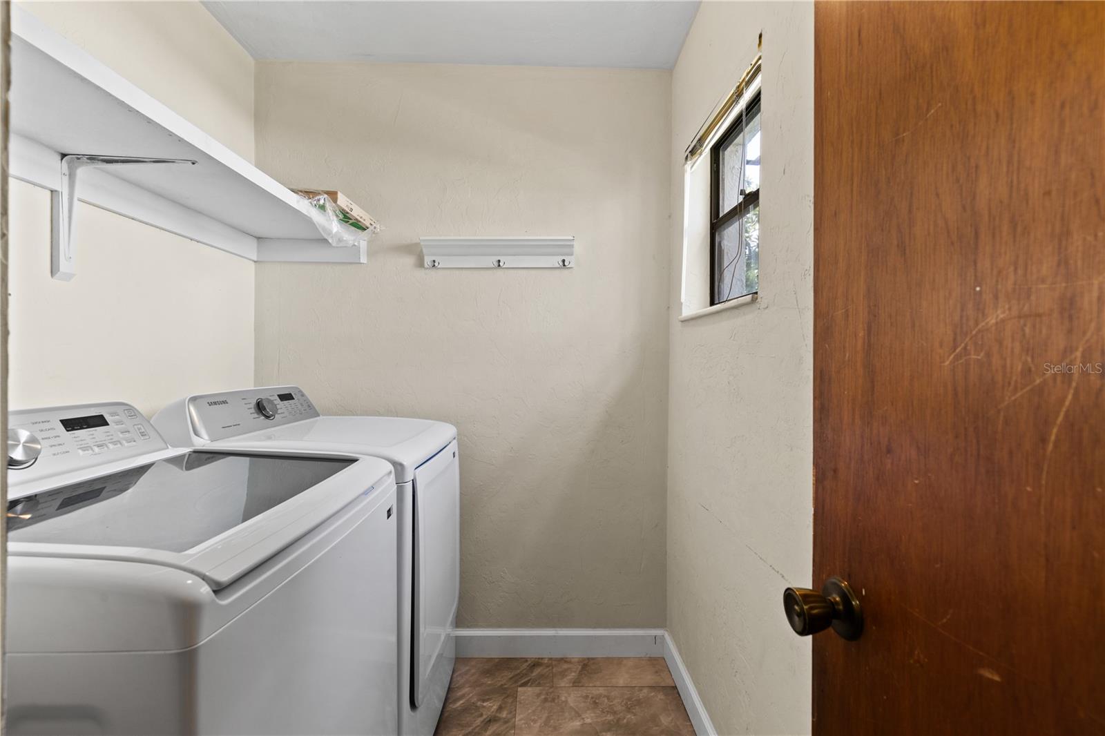 Image 9 of 21 For 2635 35th Place 705