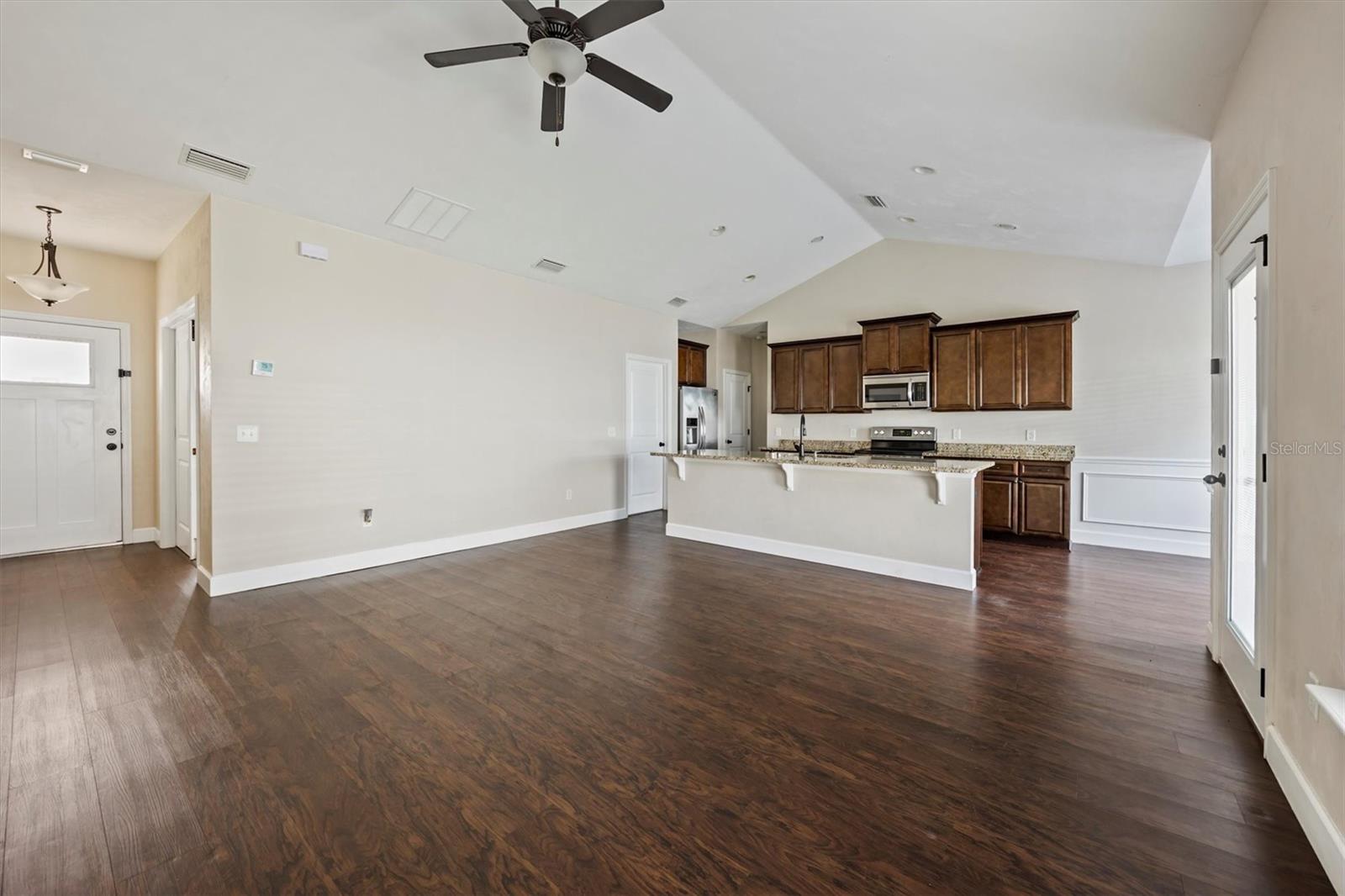 Image 3 of 20 For 16660 191st Way