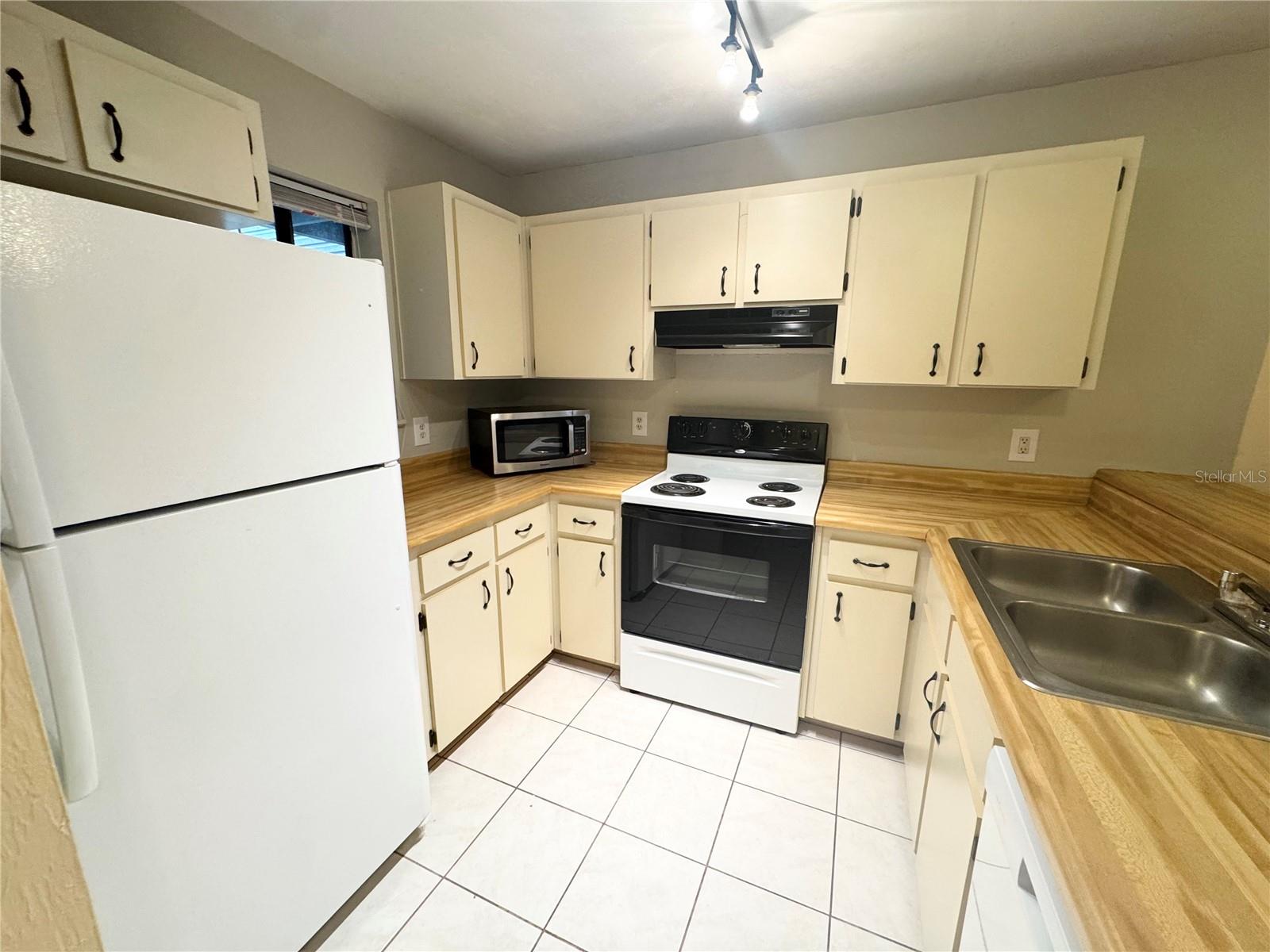 Image 4 of 19 For 109 16th Avenue Q101