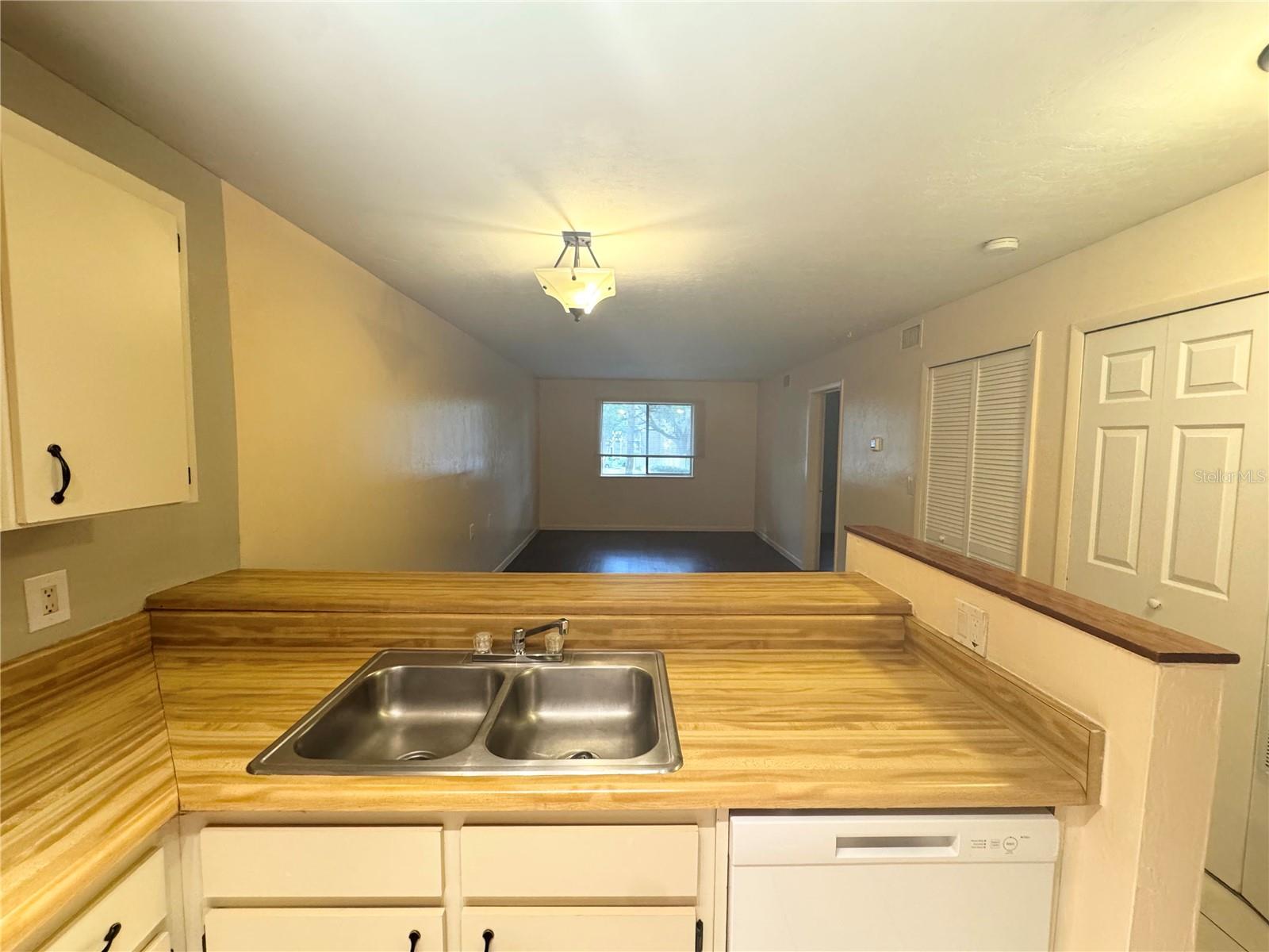 Image 5 of 19 For 109 16th Avenue Q101