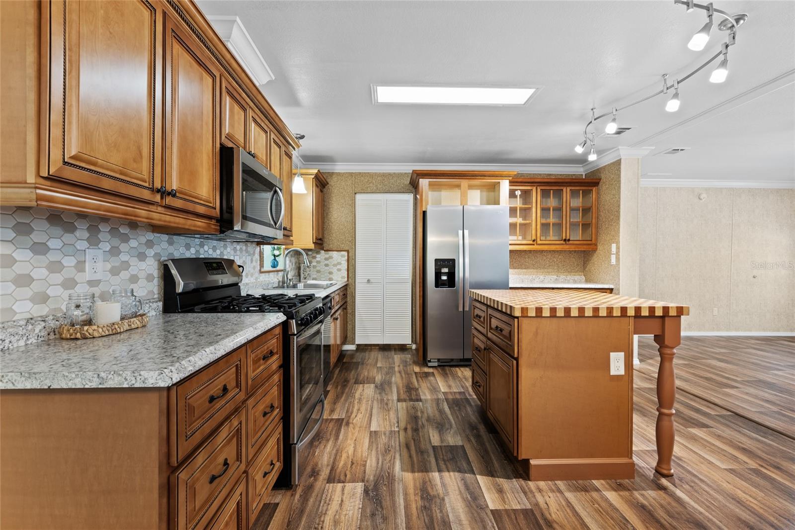 Image 12 of 52 For 11250 76th Terrace