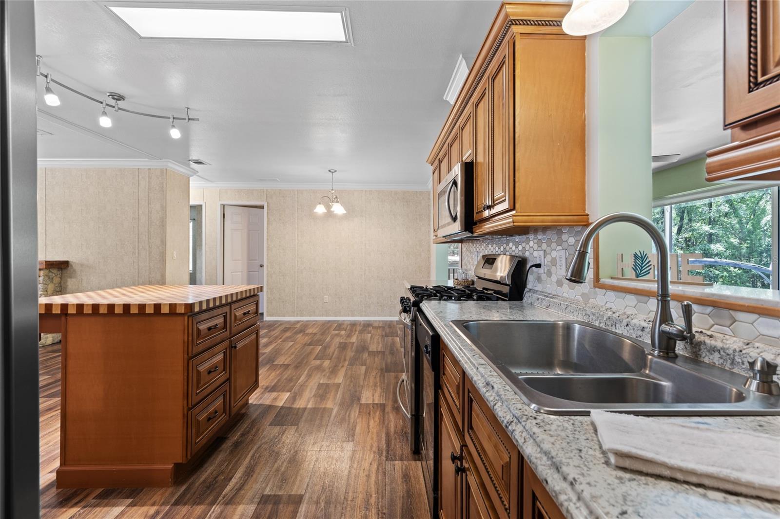 Image 13 of 52 For 11250 76th Terrace