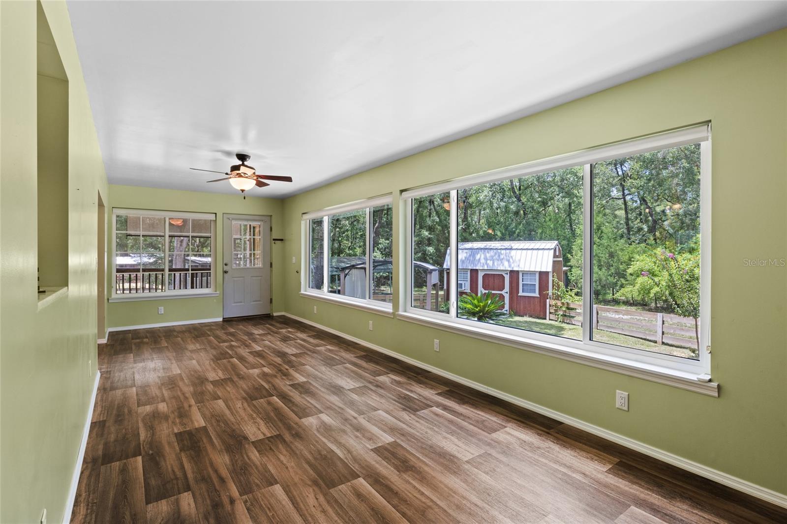 Image 14 of 52 For 11250 76th Terrace