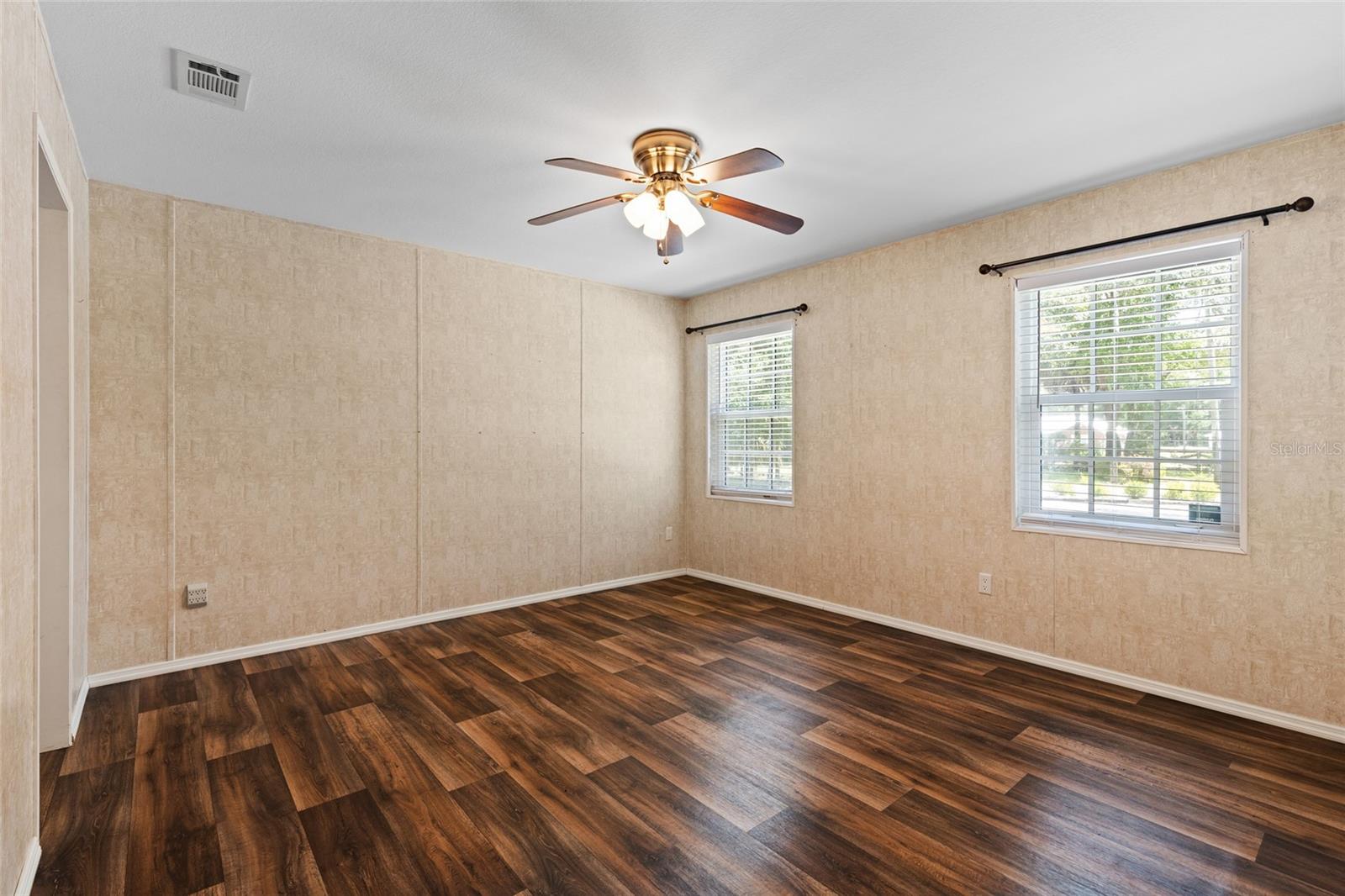 Image 15 of 52 For 11250 76th Terrace