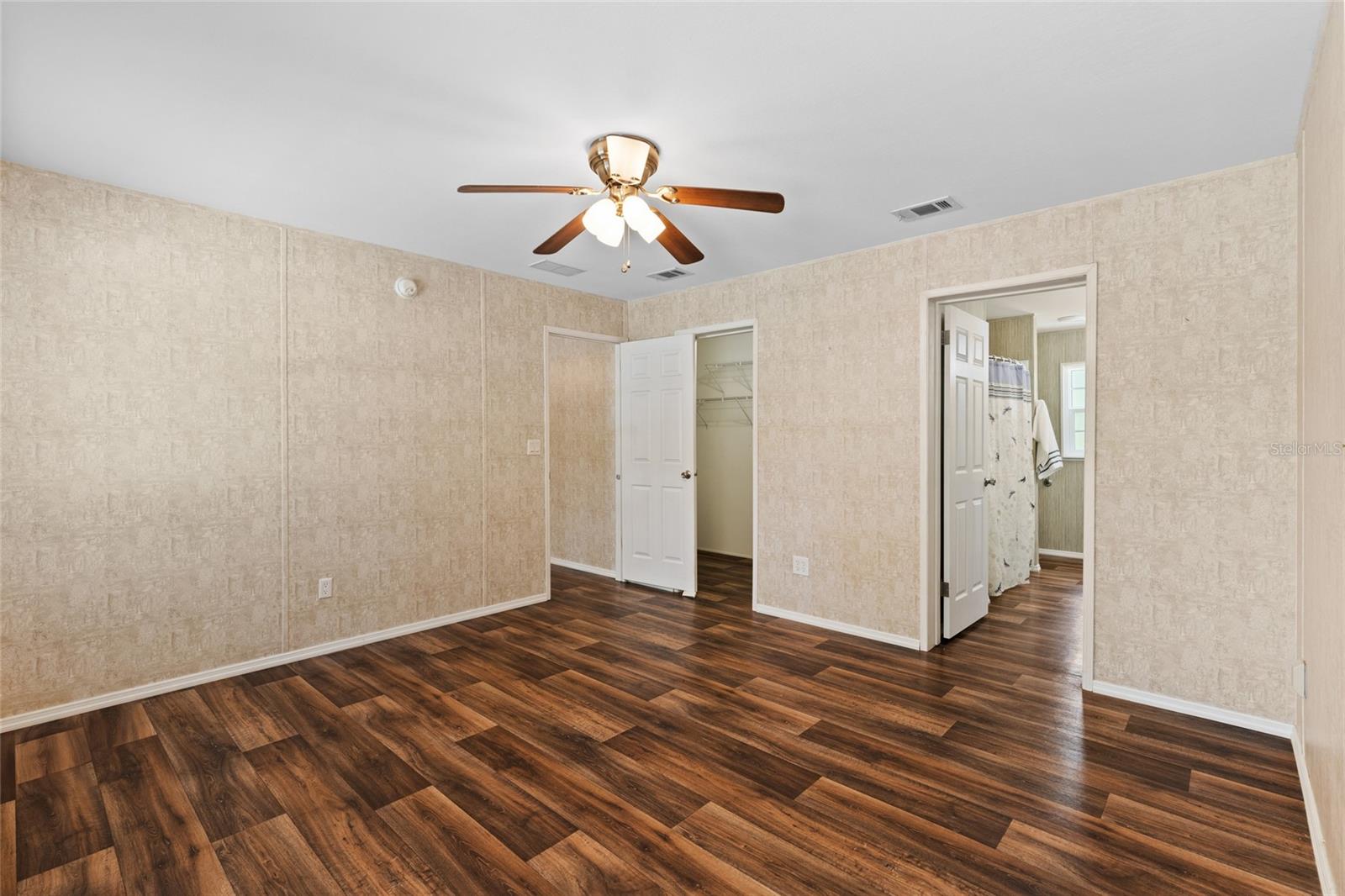 Image 16 of 52 For 11250 76th Terrace