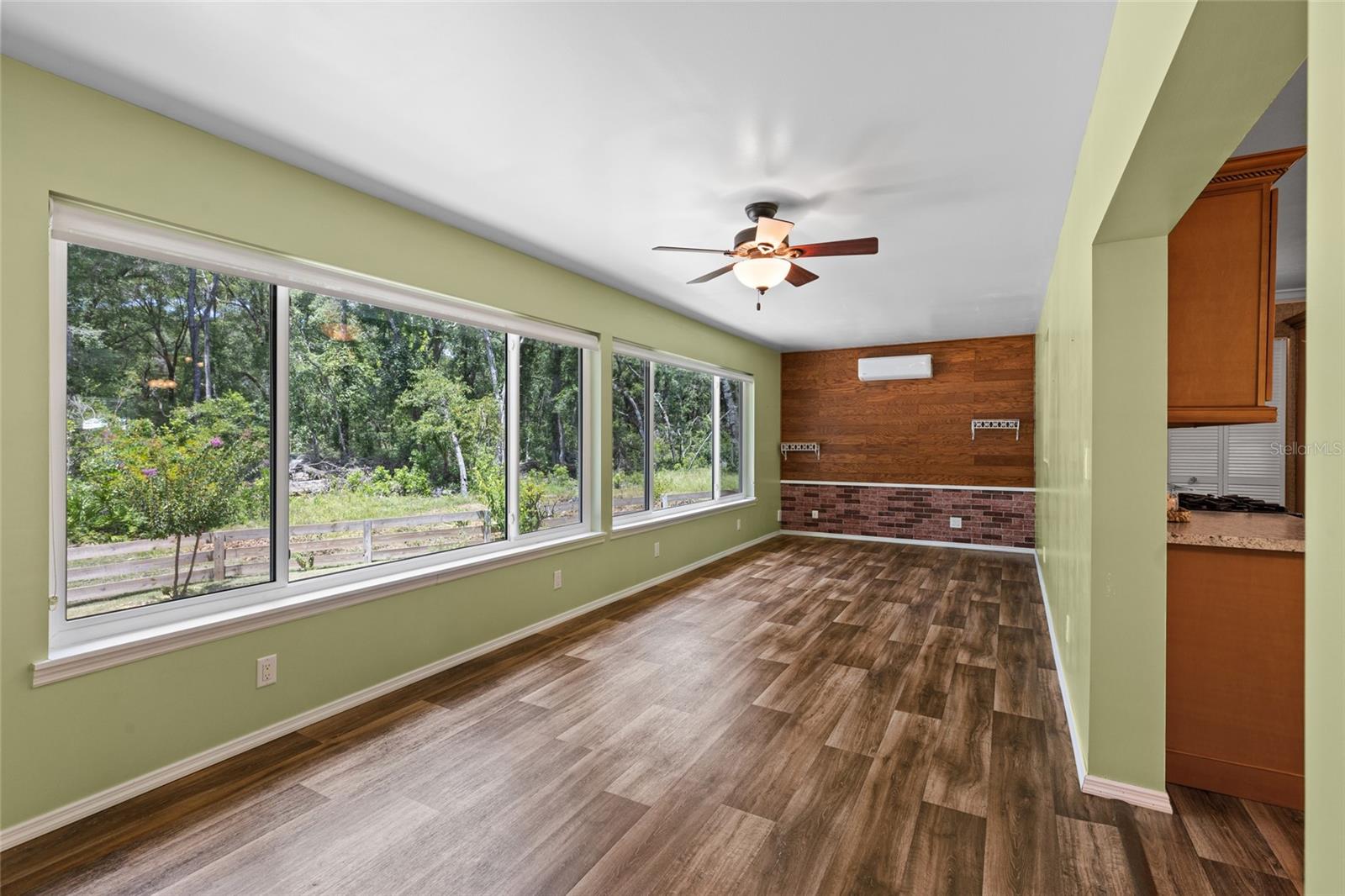 Image 5 of 52 For 11250 76th Terrace