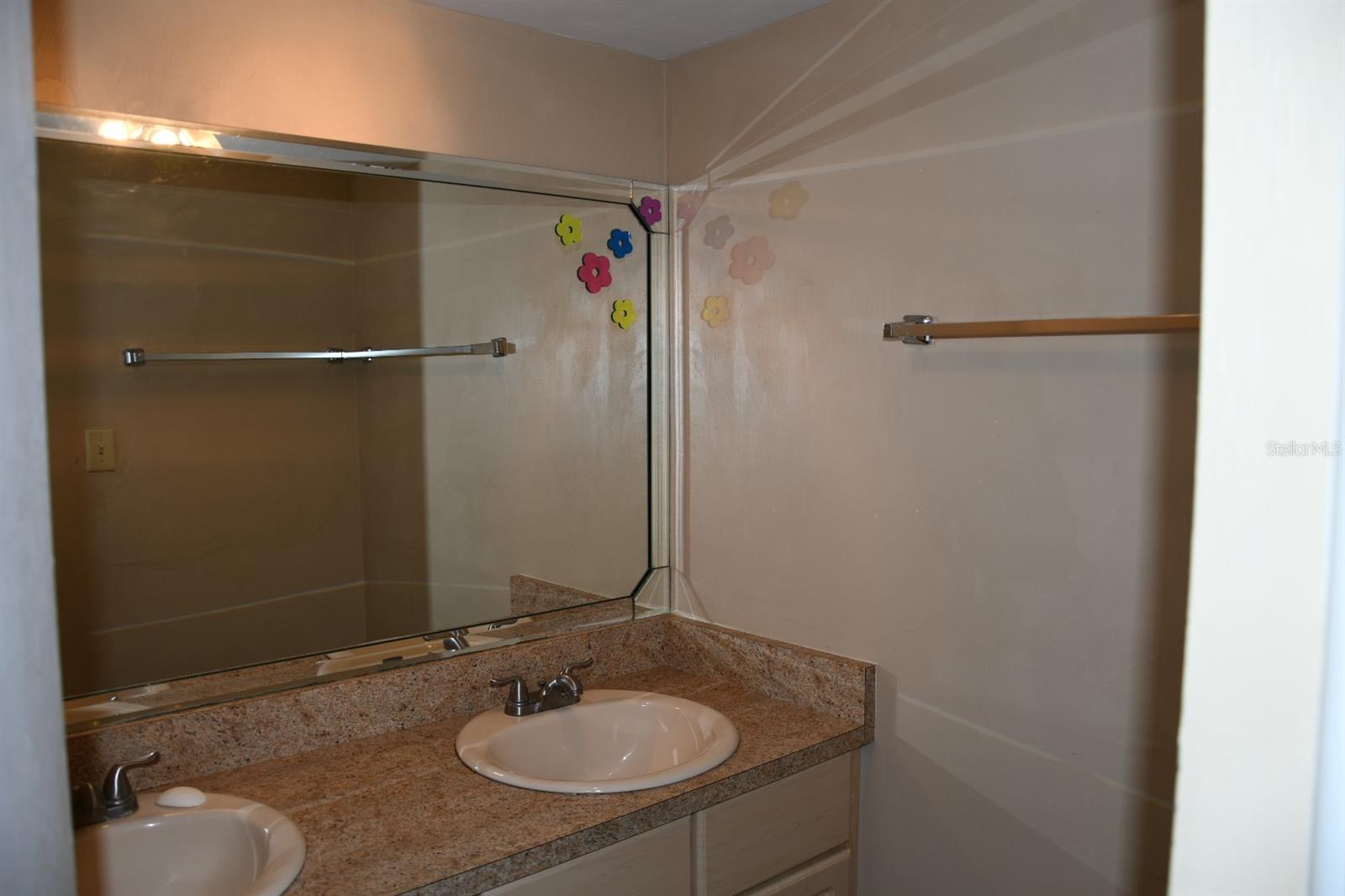 Image 5 of 11 For 2811 Archer Road Y217