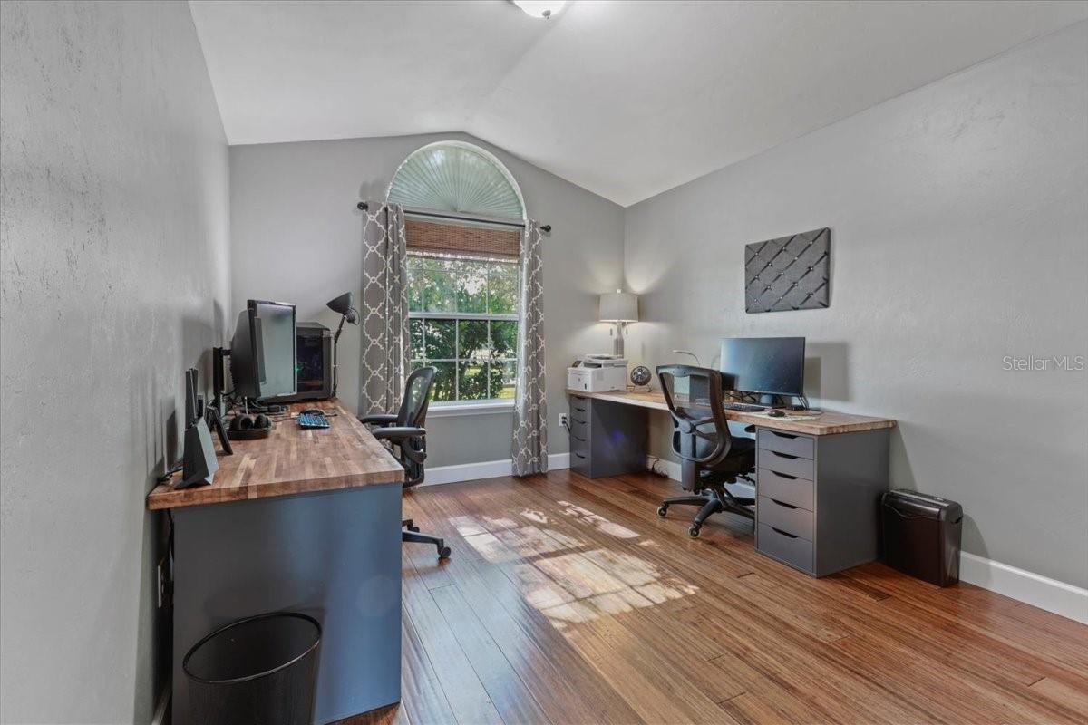 Image 15 of 21 For 9752 102nd Terrace