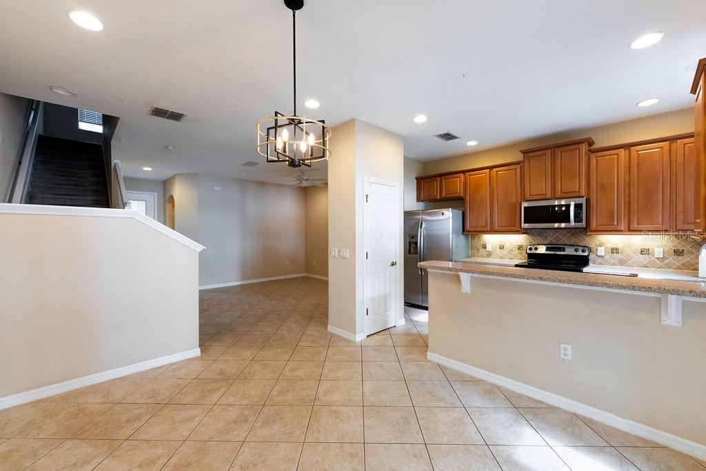 Image 4 of 18 For 10332 Fallsgrove Street