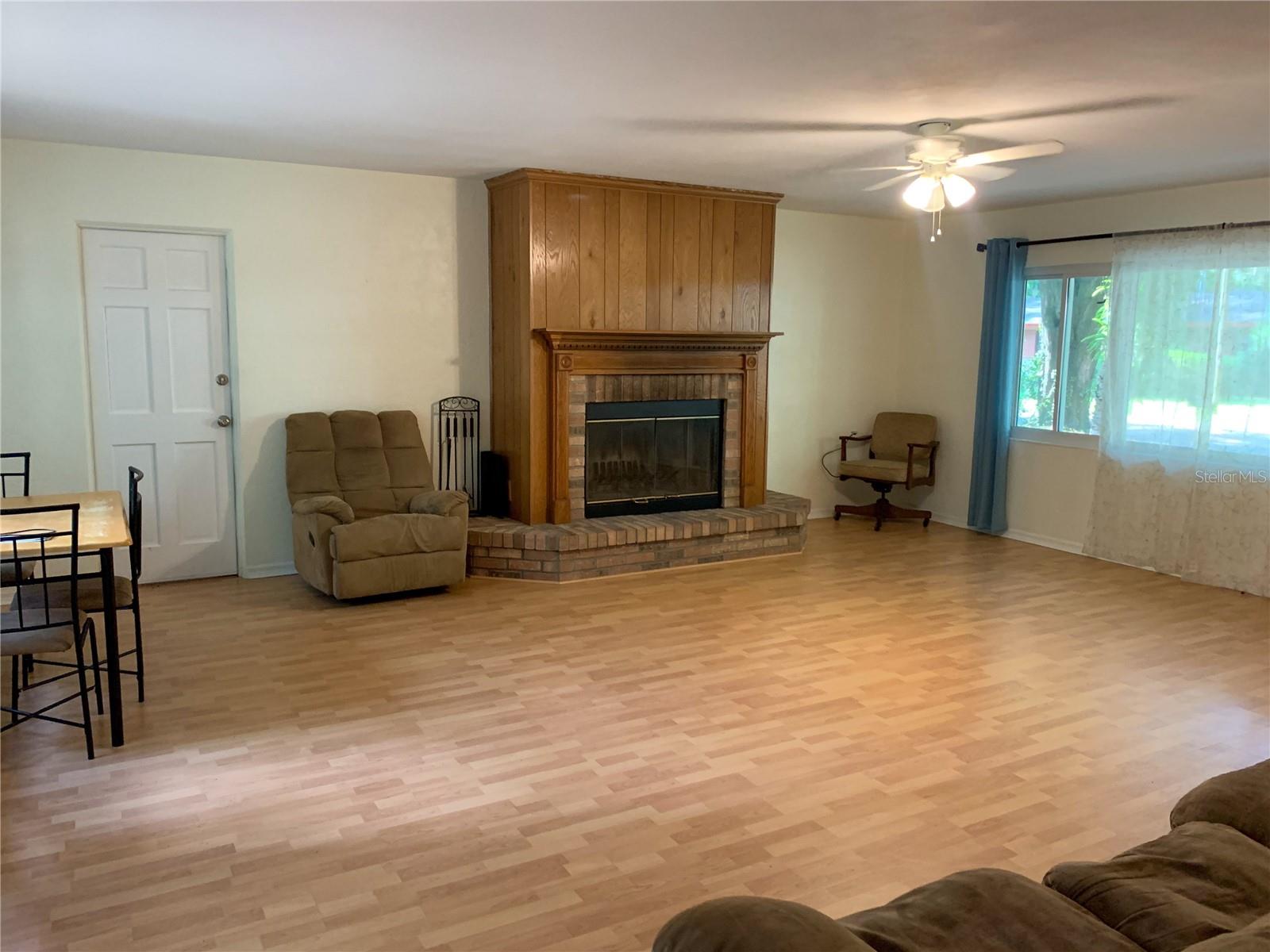Image 16 of 23 For 3027 1st Avenue