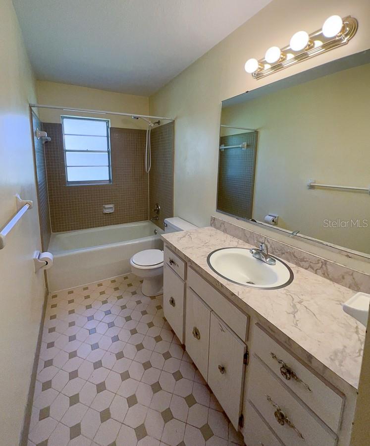 Image 16 of 33 For 2915 31st Terrace