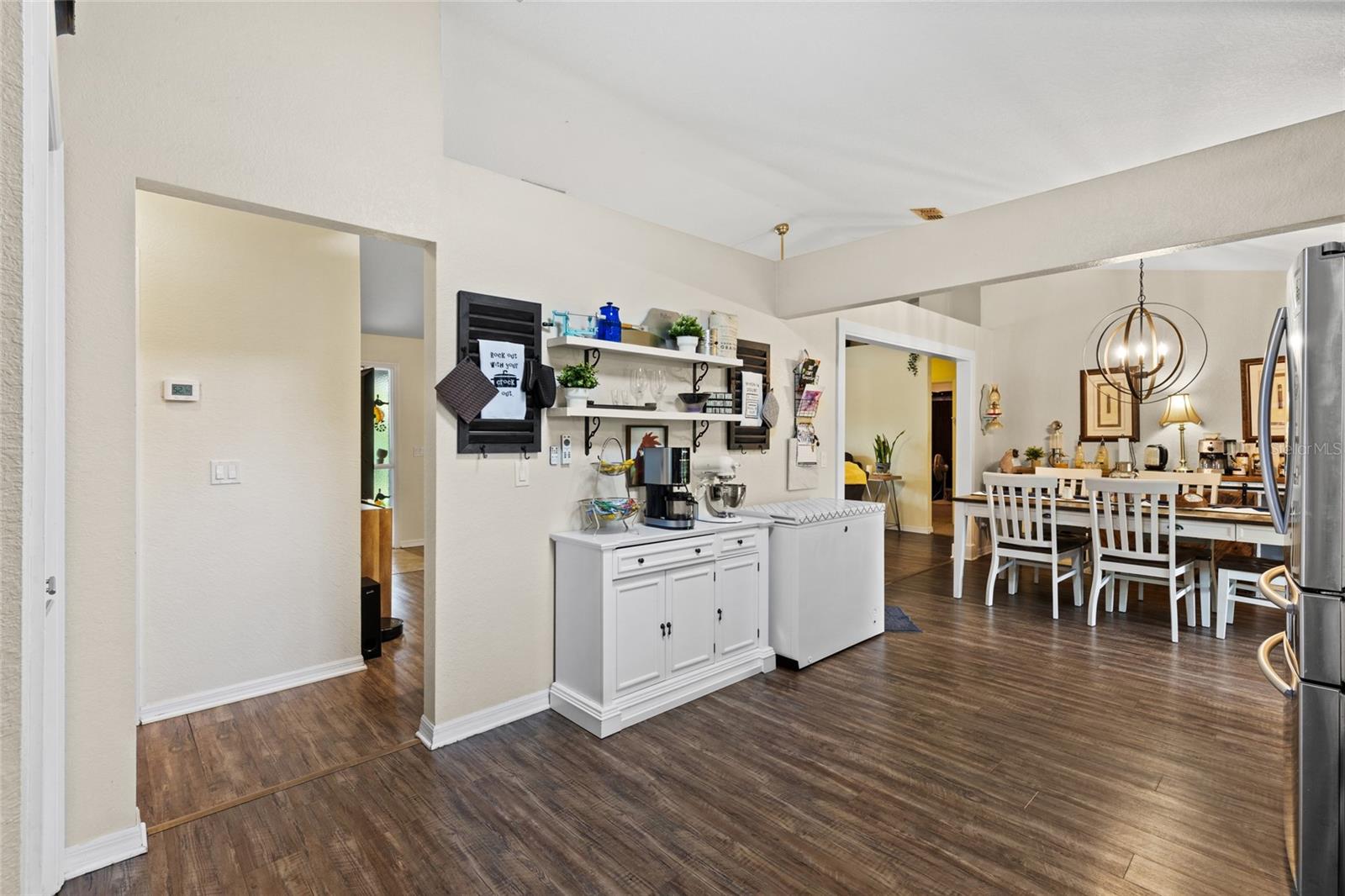 Image 9 of 29 For 885 6th Avenue