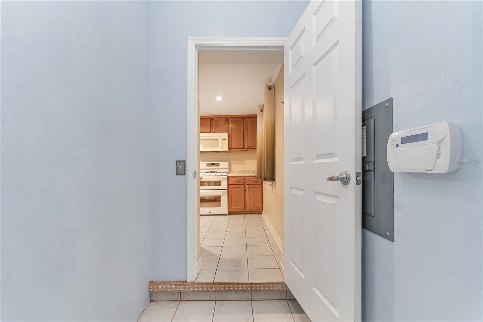 Image 13 of 93 For 911 33rd Avenue