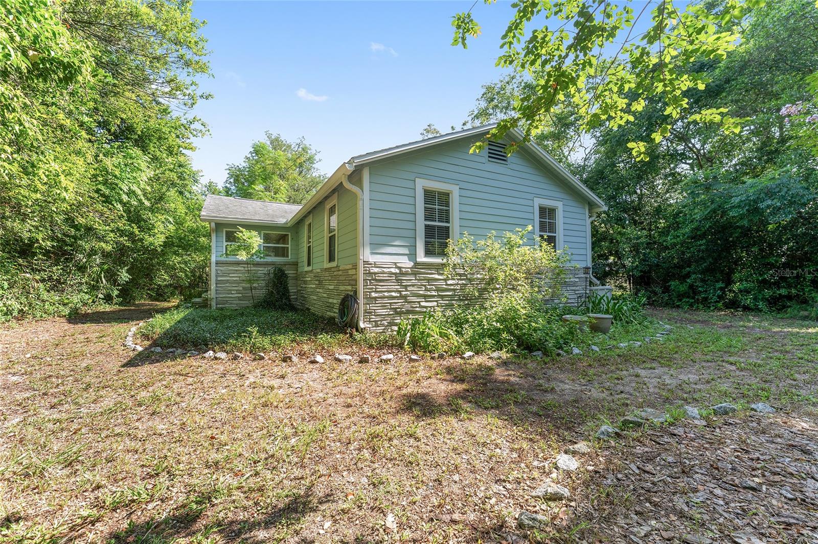 Image 65 of 93 For 911 33rd Avenue