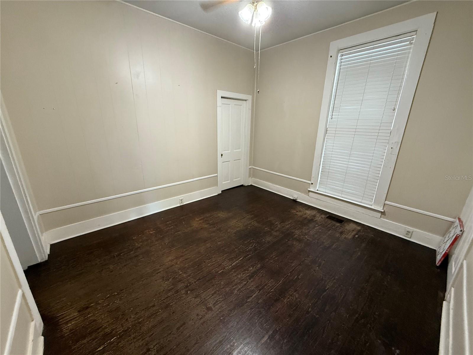 Image 3 of 12 For 108 9th Street