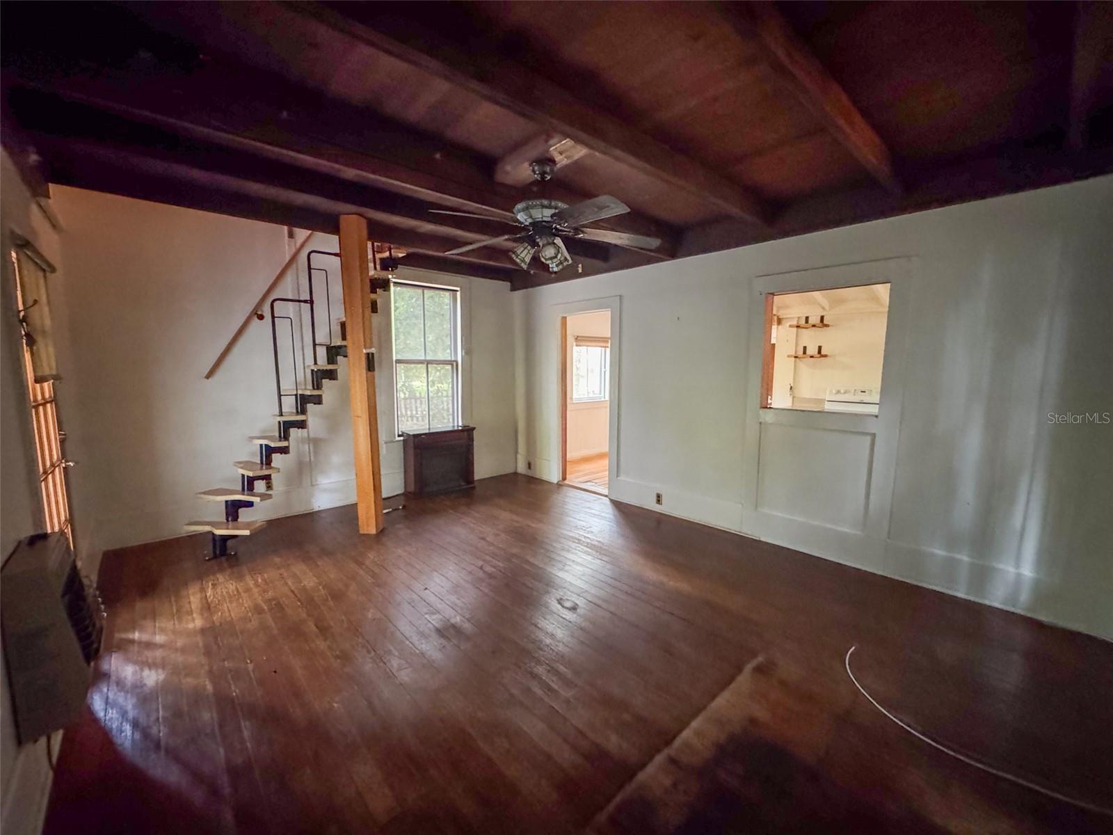 Image 5 of 16 For 121 Pearsall Circle