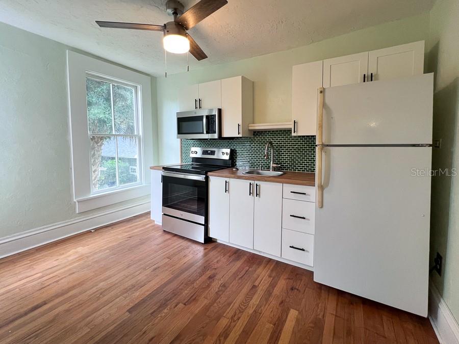 Image 3 of 15 For 123 8th Street