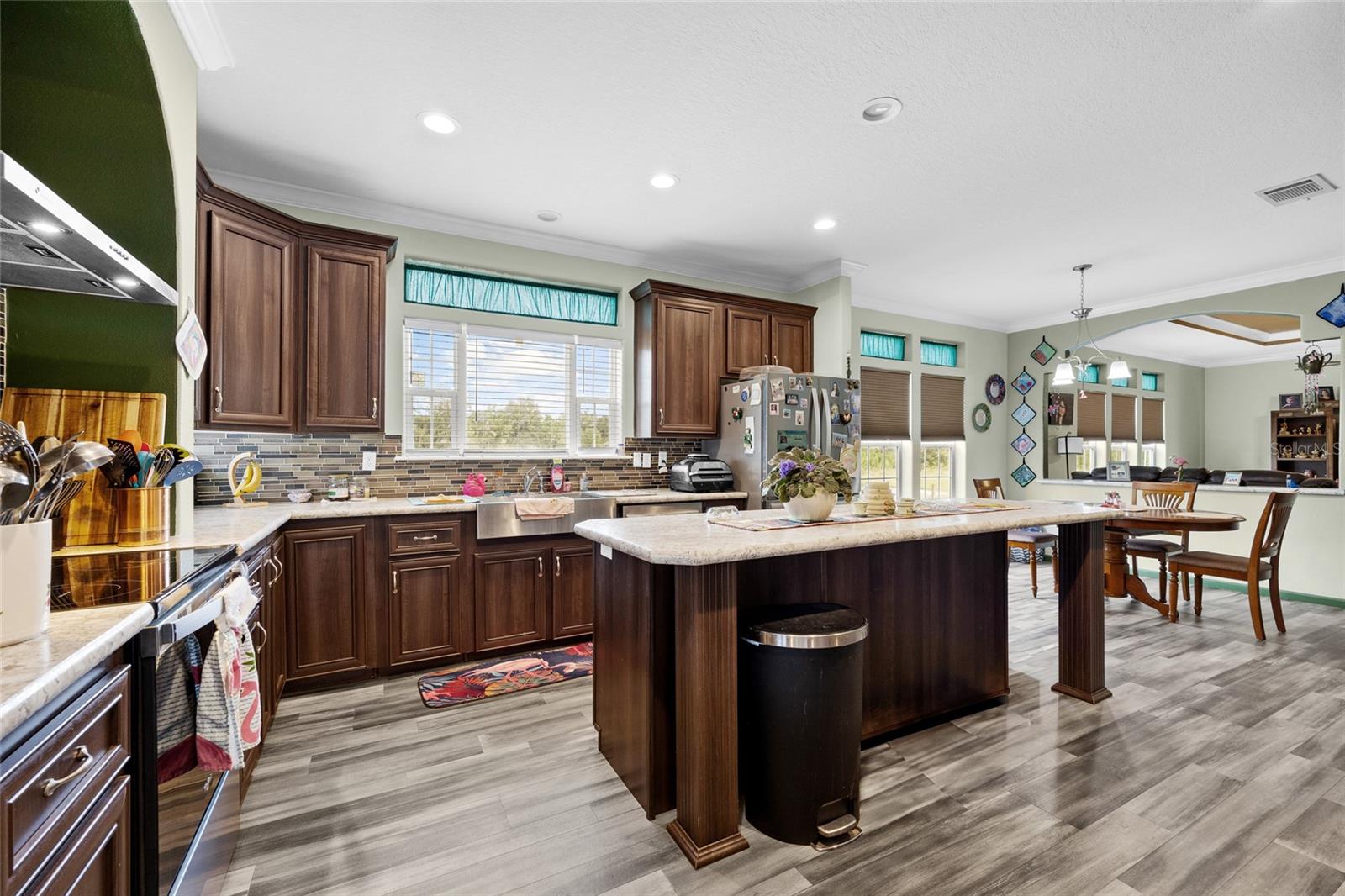 Image 11 of 54 For 2536 Centerville Avenue