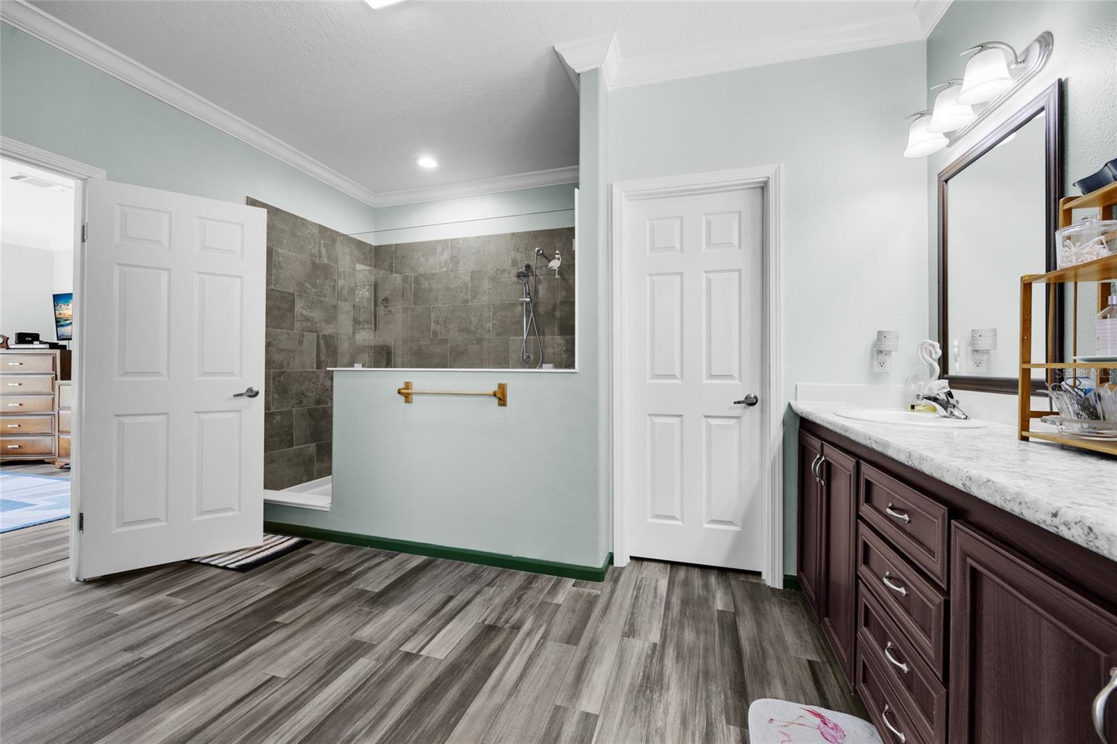 Image 18 of 54 For 2536 Centerville Avenue