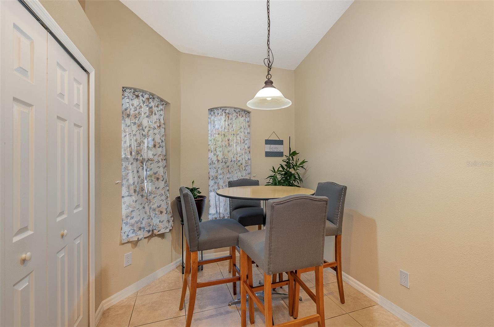 Image 11 of 27 For 1869 Tullagee Avenue