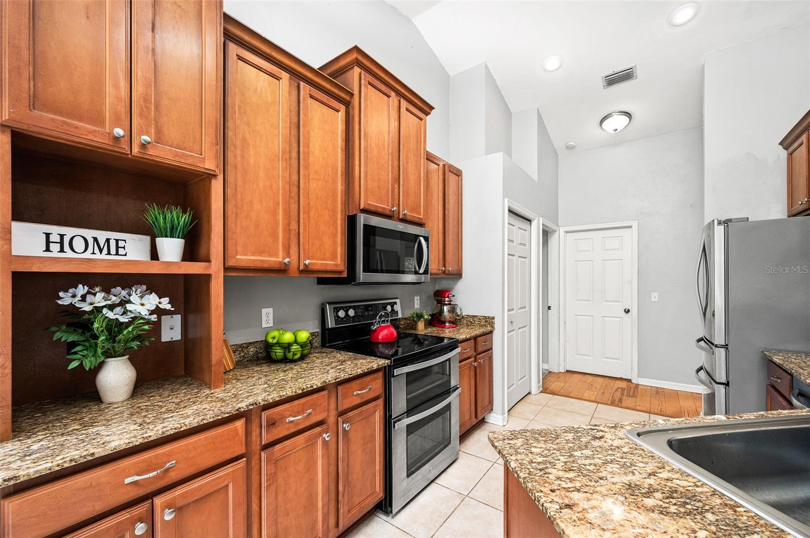 Image 10 of 92 For 10547 104th Avenue