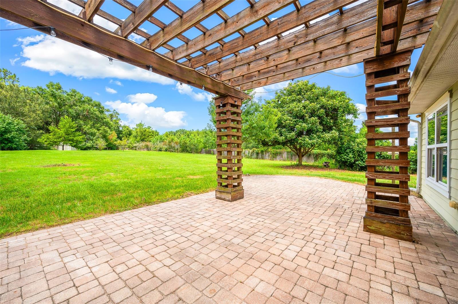 Image 30 of 92 For 10547 104th Avenue