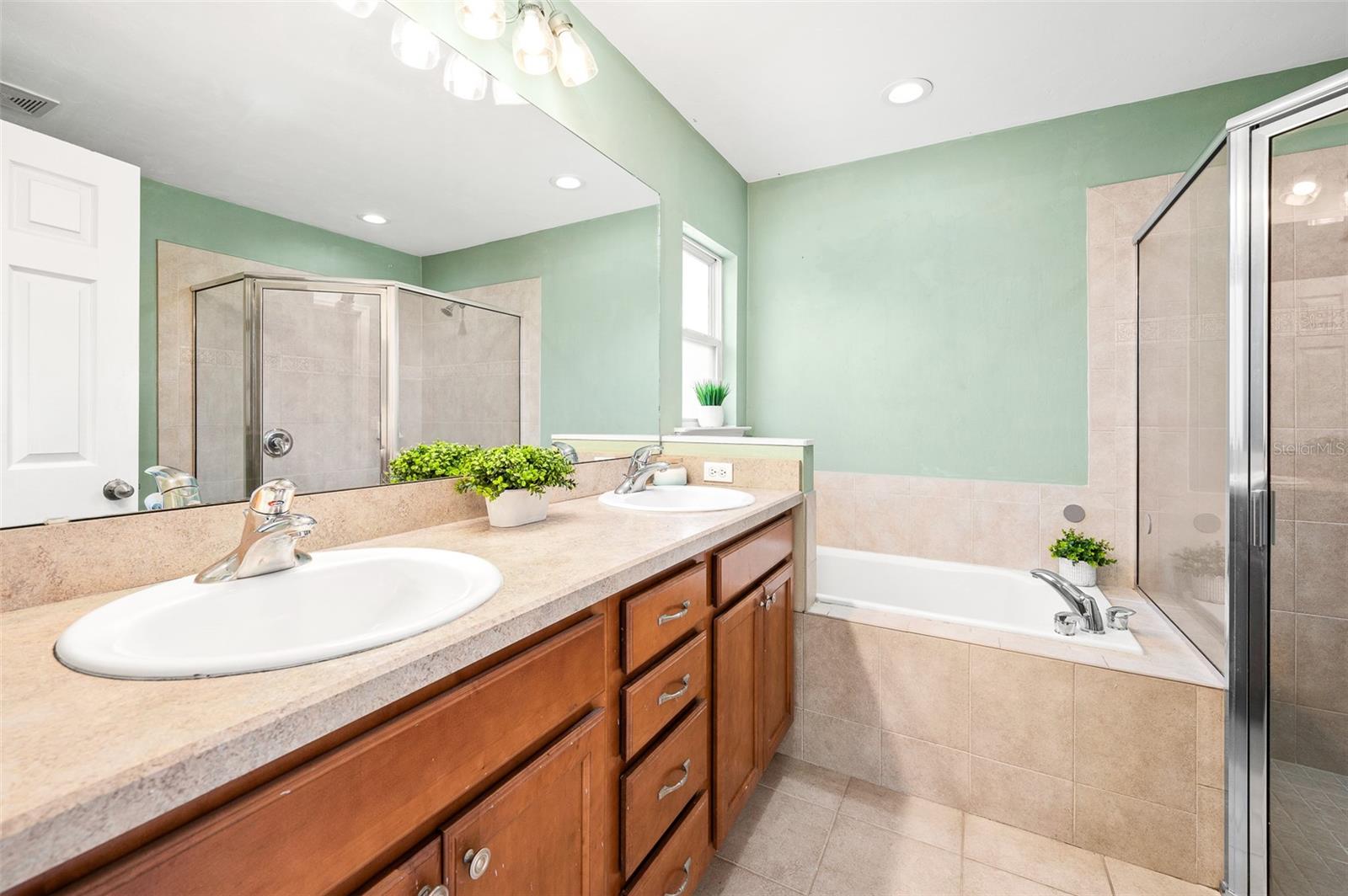 Image 36 of 92 For 10547 104th Avenue