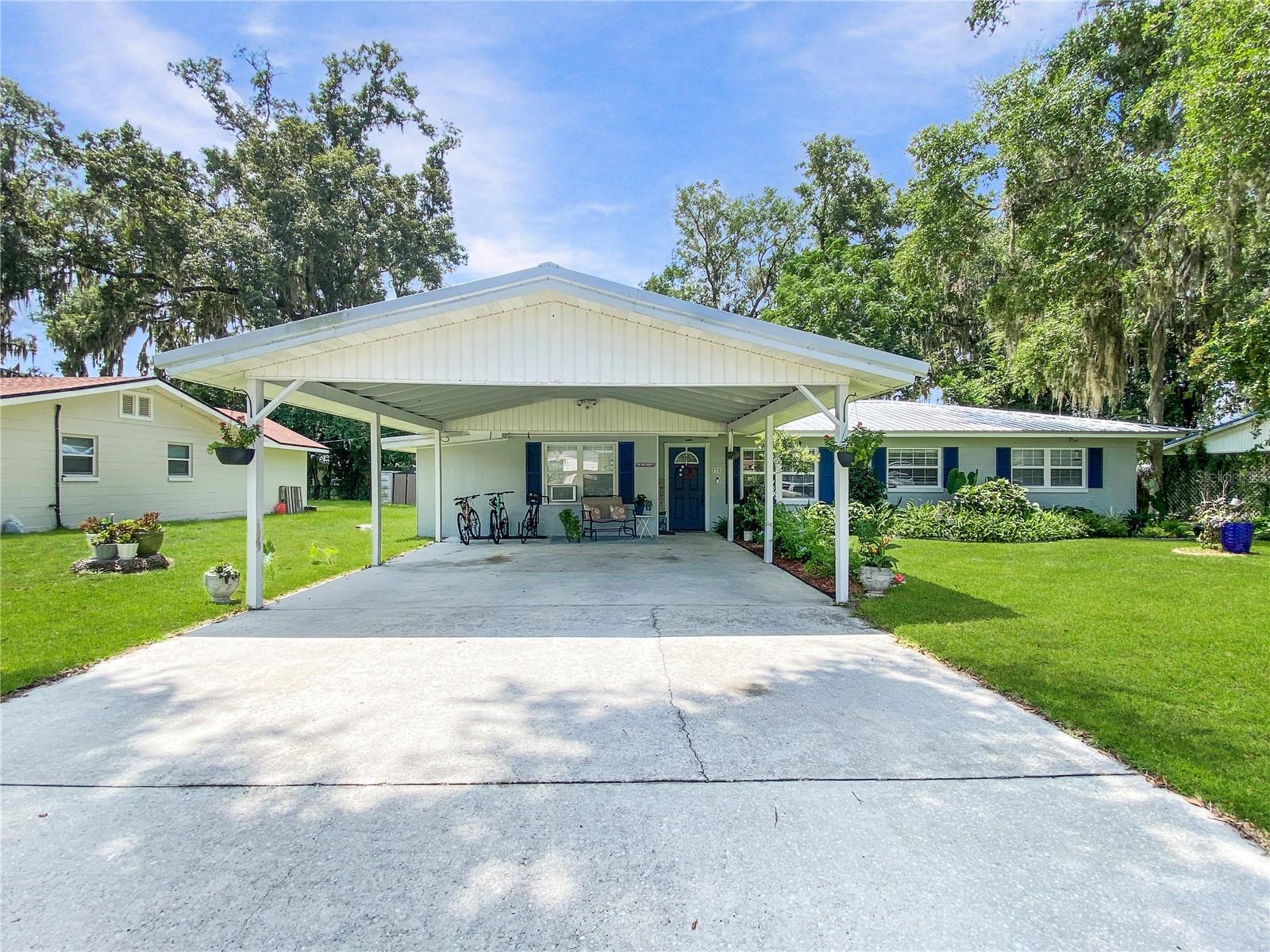 Image 4 of 40 For 228 Oak Hill Street