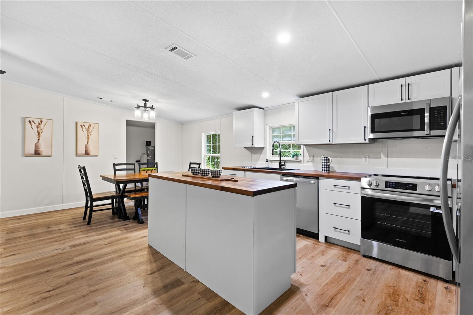 Image 6 of 22 For 6325 153rd Terrace