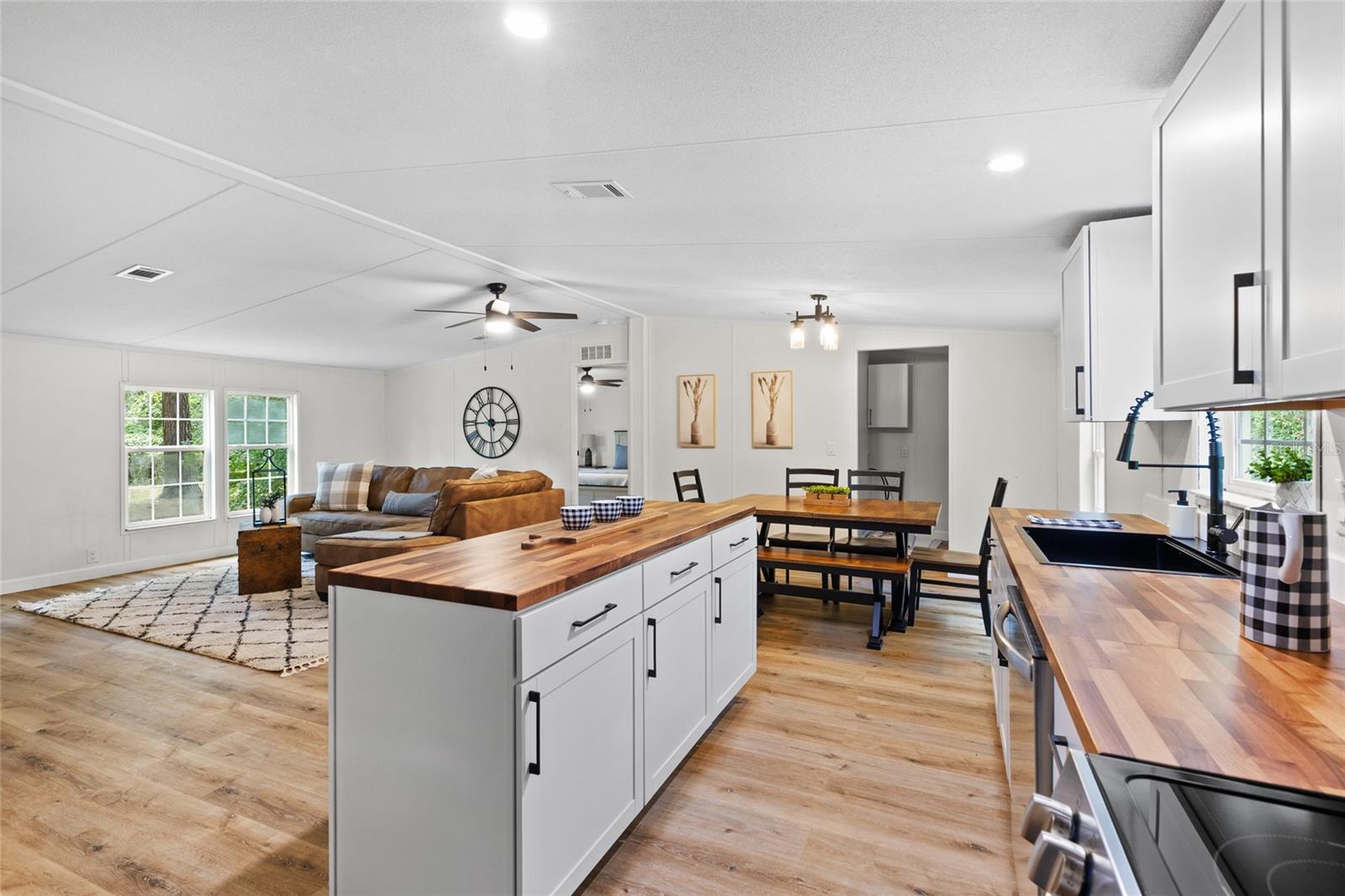 Image 7 of 22 For 6325 153rd Terrace
