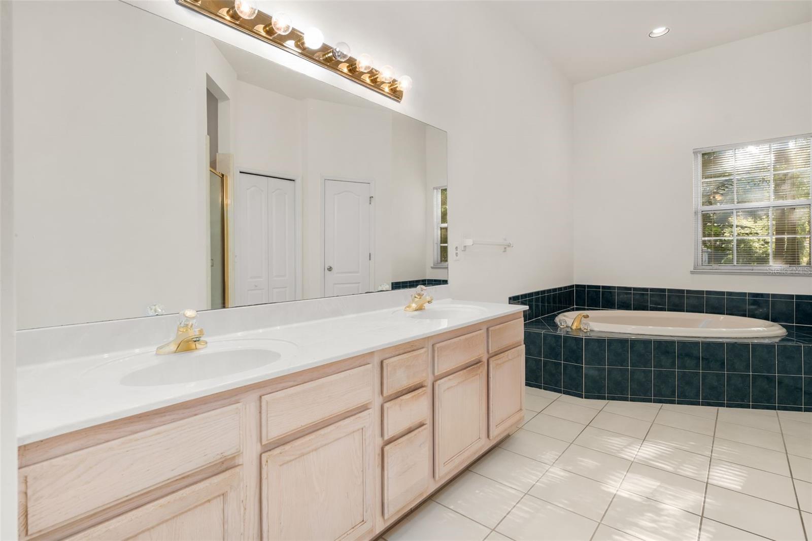 Image 32 of 57 For 2018 102nd Terrace