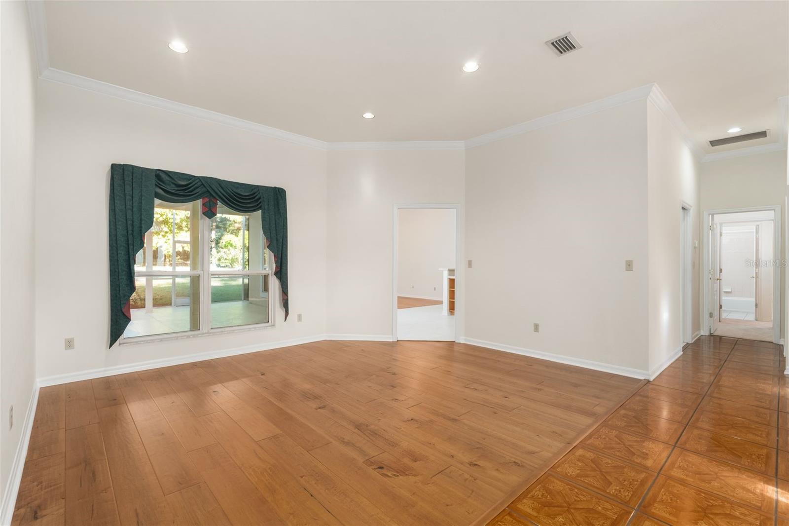 Image 41 of 57 For 2018 102nd Terrace