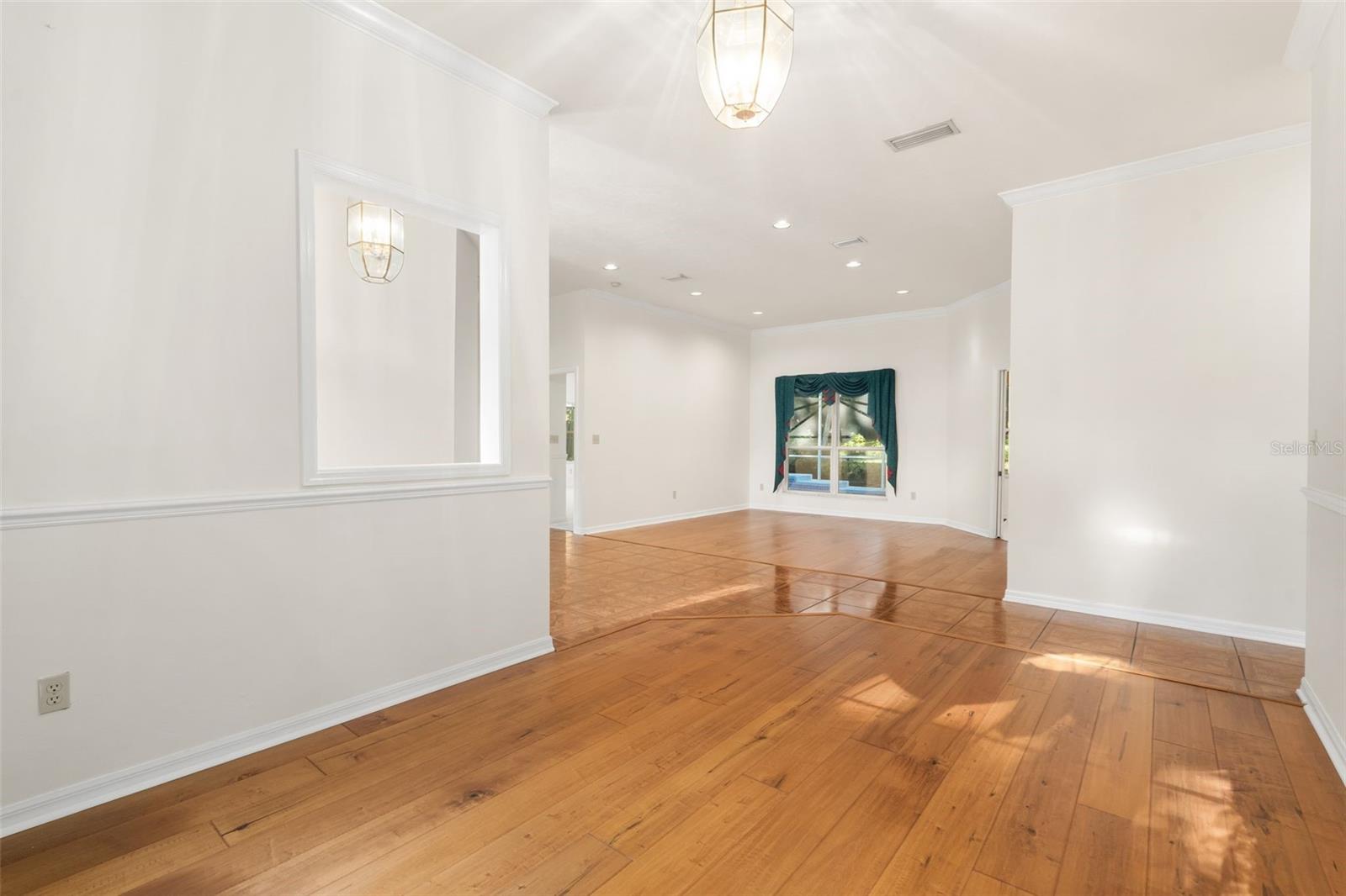 Image 42 of 57 For 2018 102nd Terrace