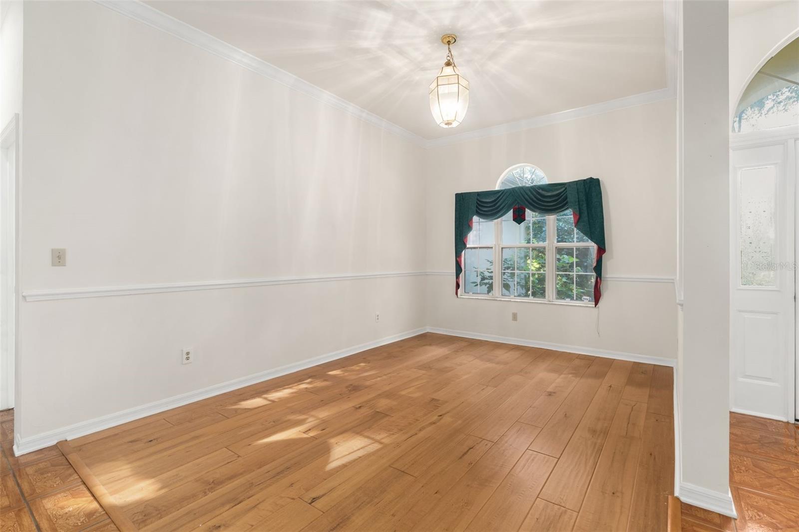 Image 7 of 57 For 2018 102nd Terrace