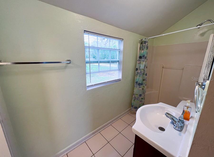 Image 19 of 28 For 14437 Earle Street