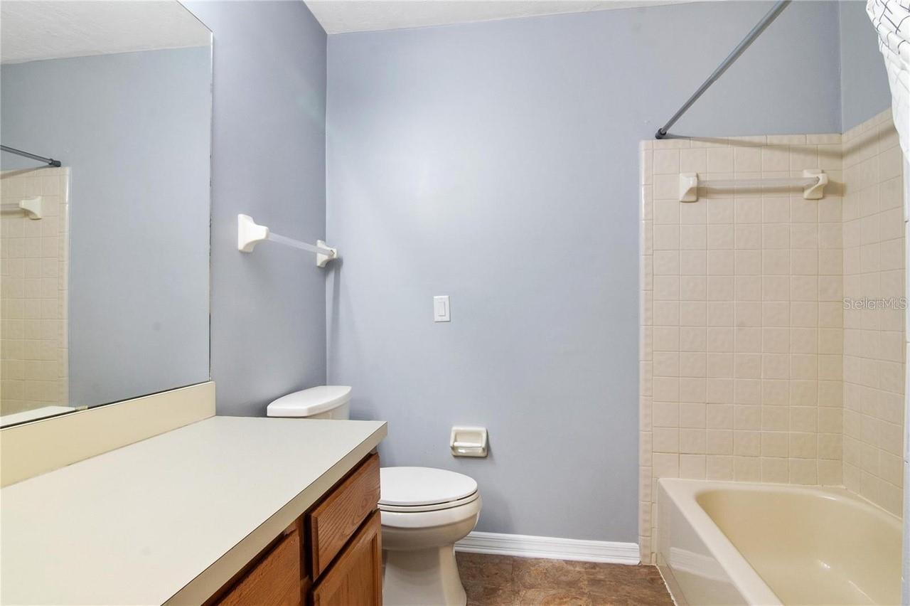 Image 6 of 9 For 431 50th Boulevard K