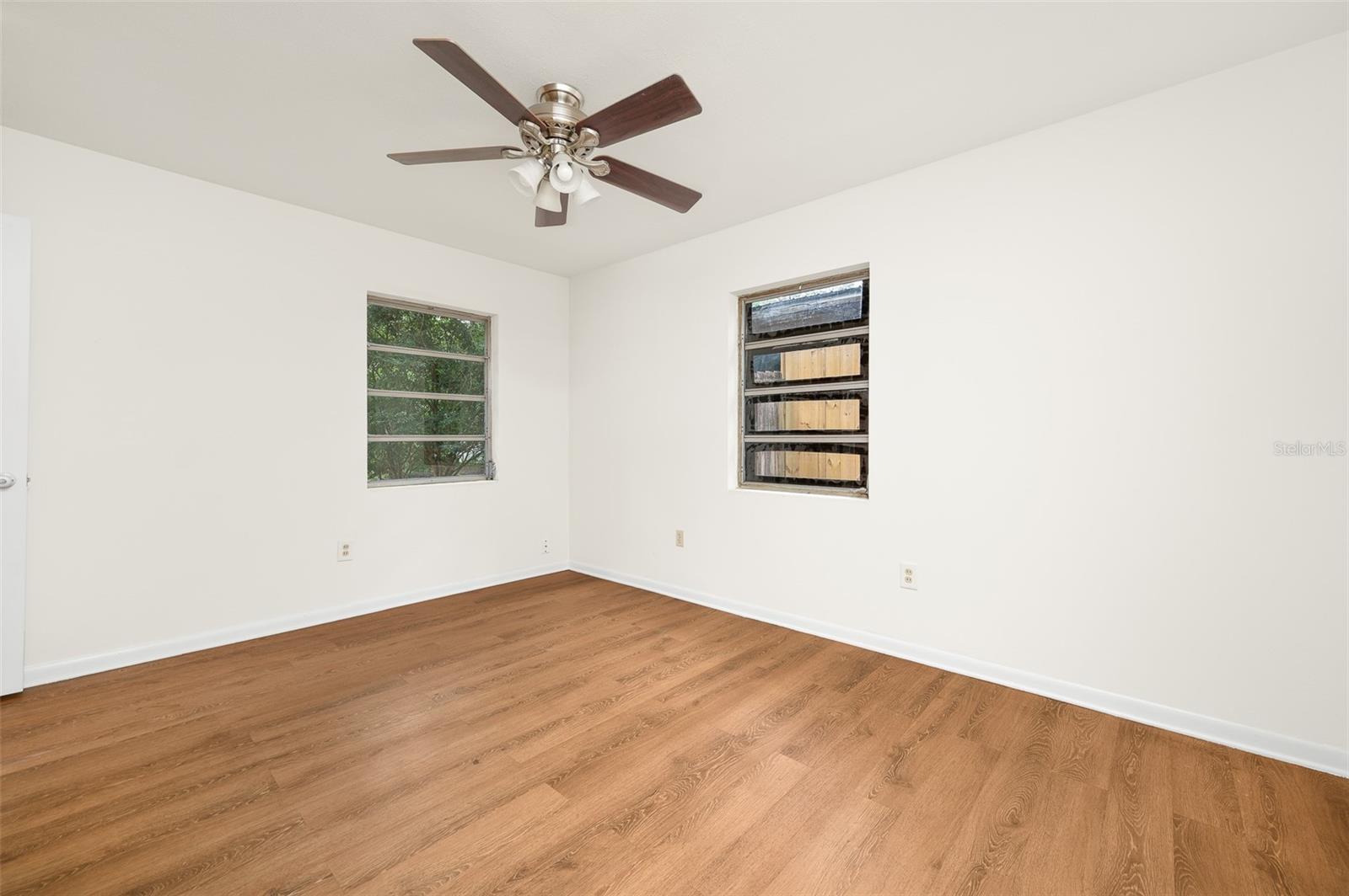 Image 18 of 28 For 102 27th Terrace