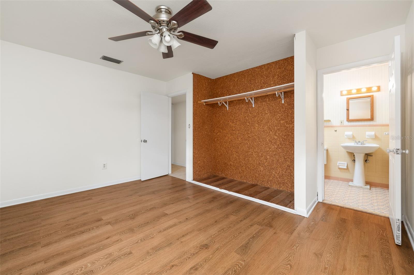 Image 19 of 28 For 102 27th Terrace
