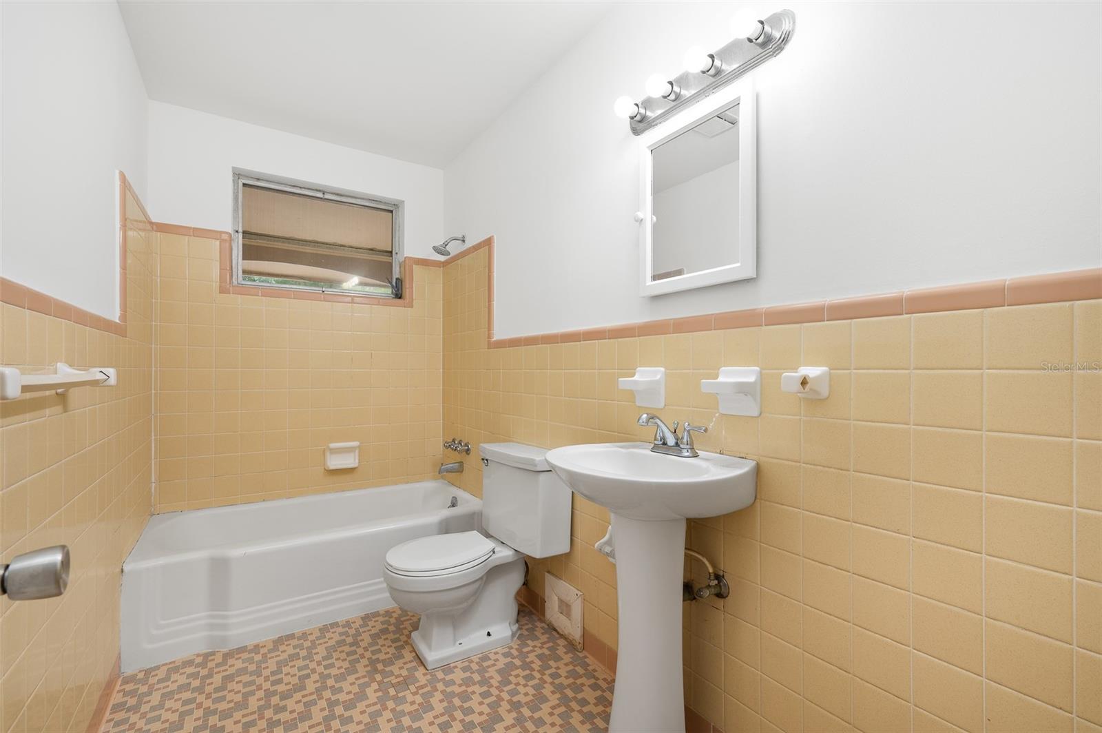 Image 26 of 28 For 102 27th Terrace