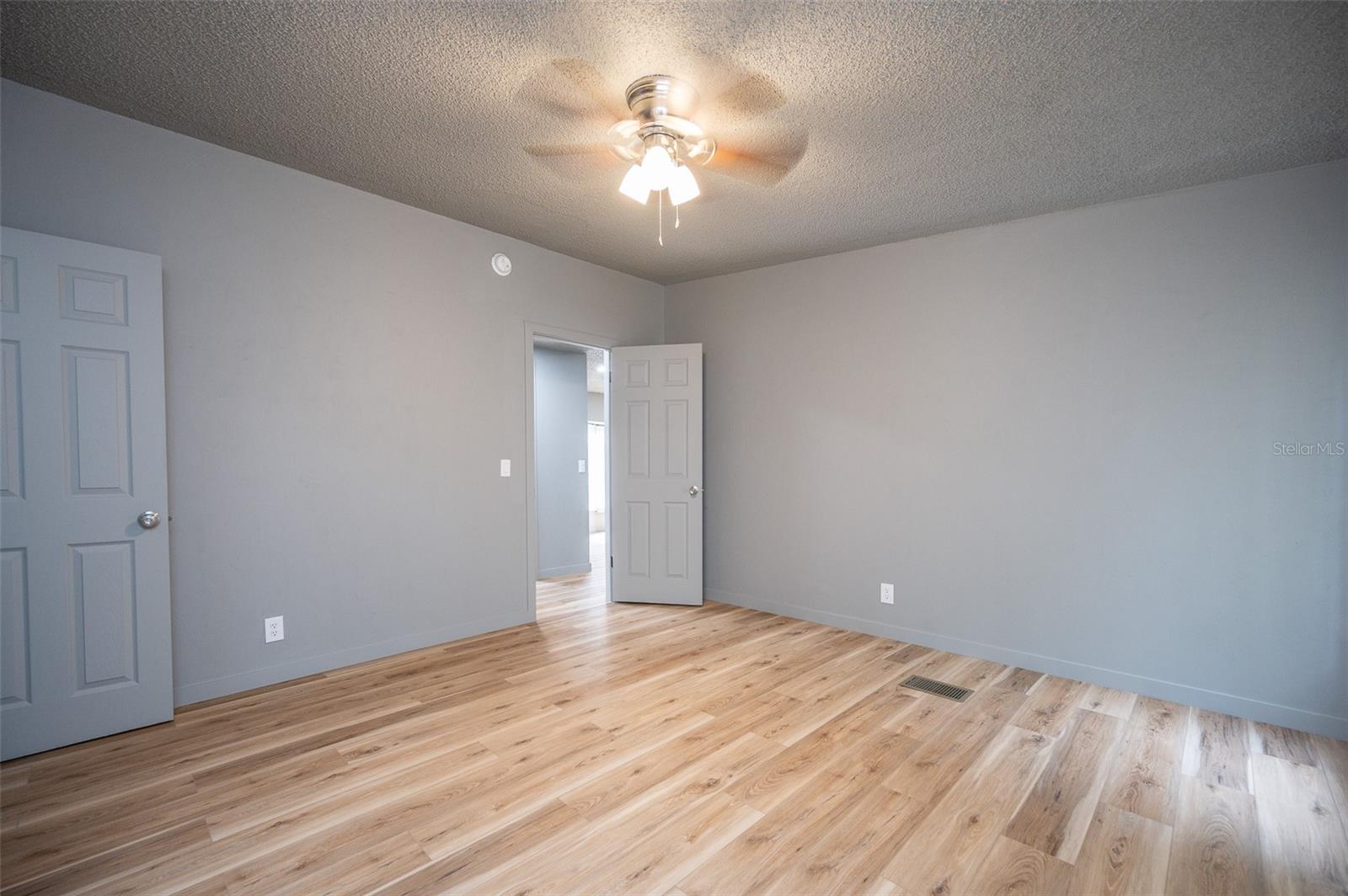 Image 10 of 21 For 5027 69th Street