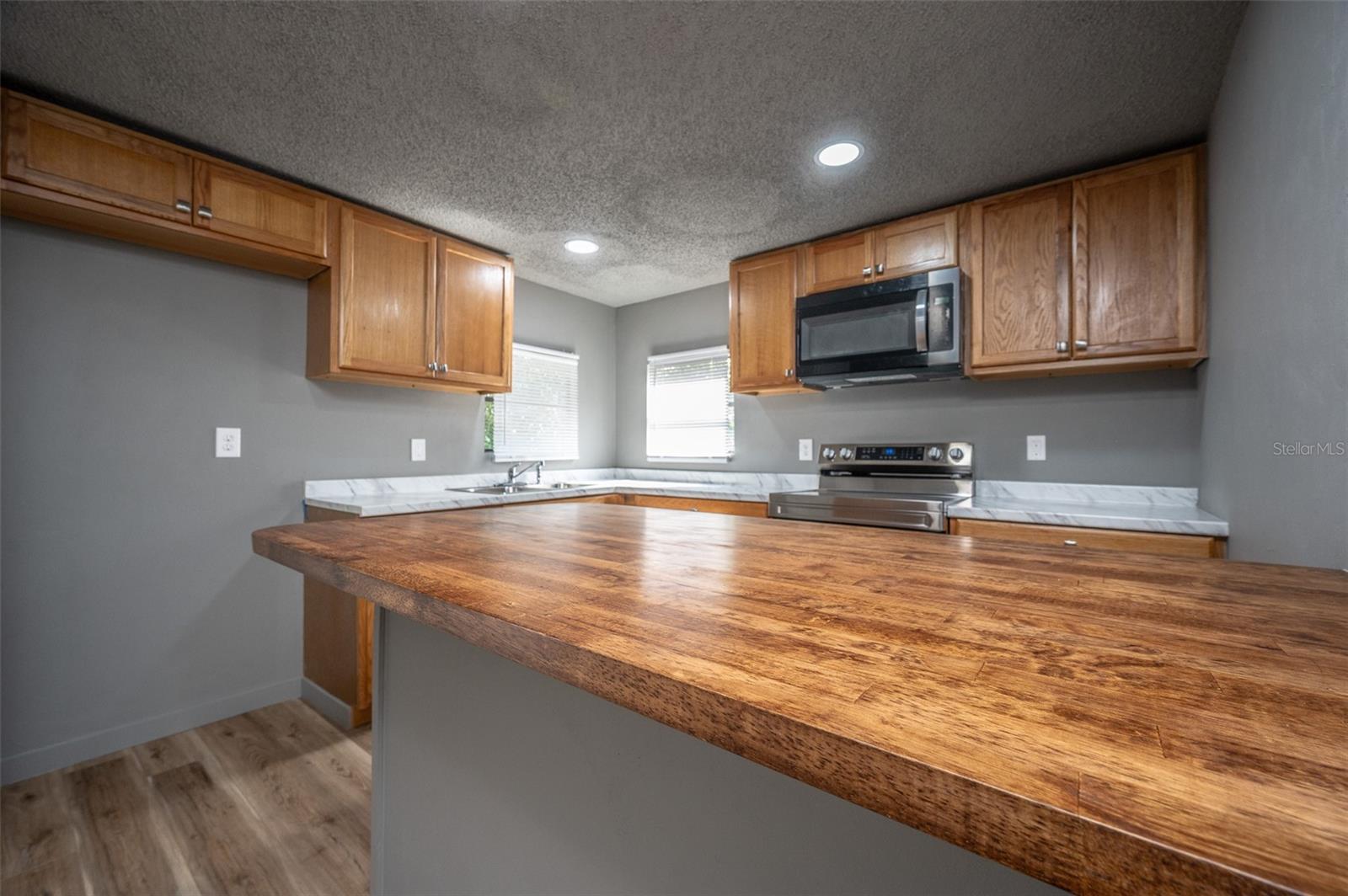 Image 6 of 21 For 5027 69th Street