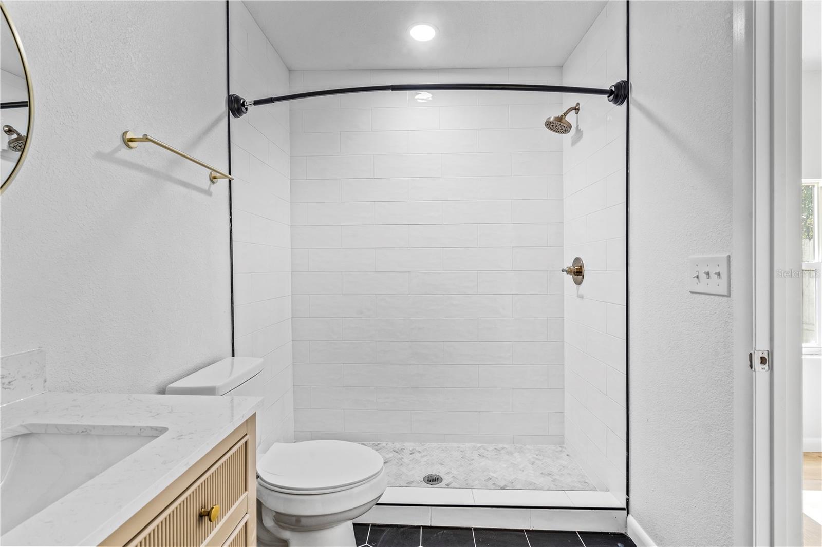 Image 10 of 20 For 3820 15th Avenue