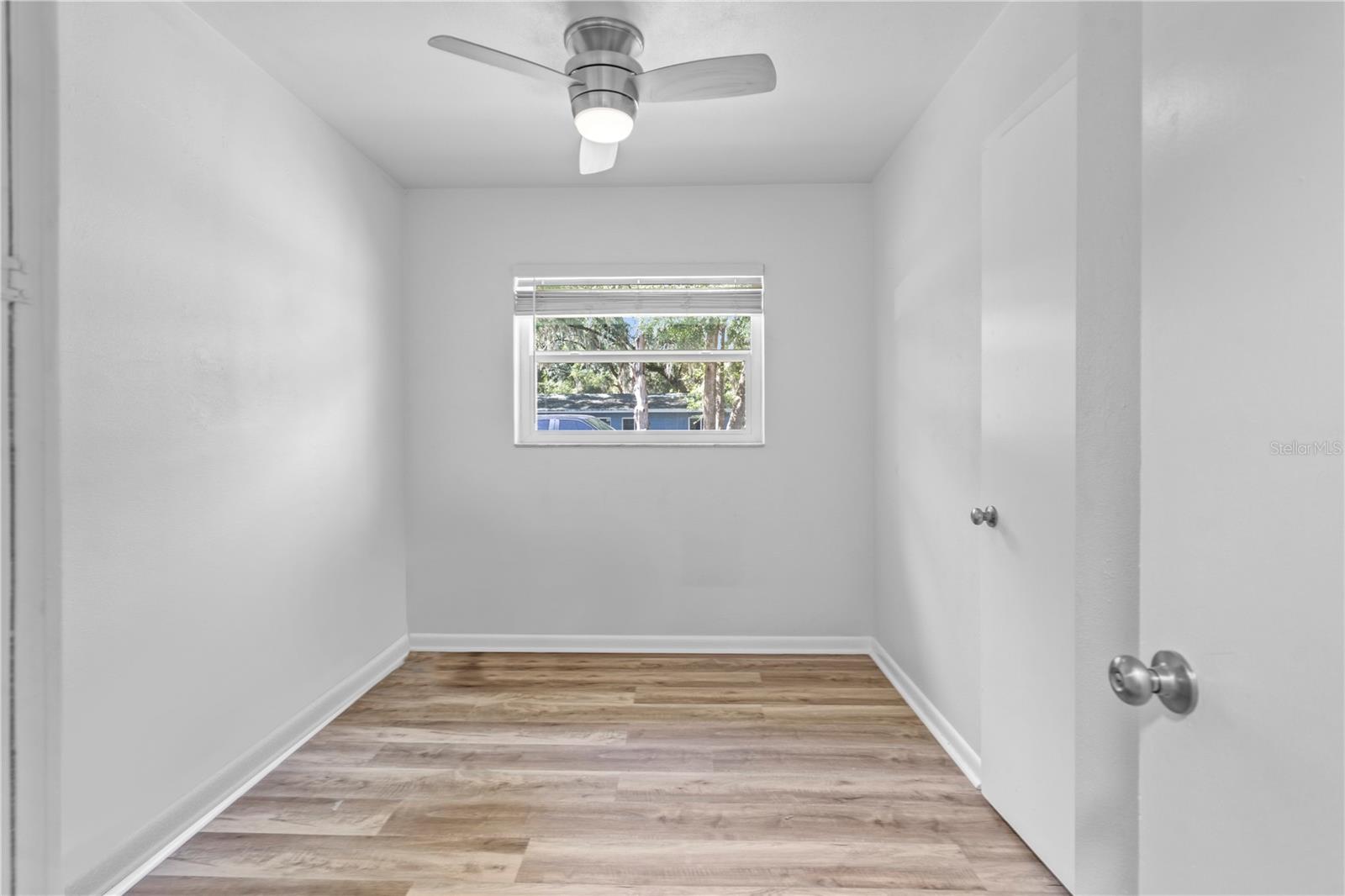 Image 15 of 20 For 3820 15th Avenue
