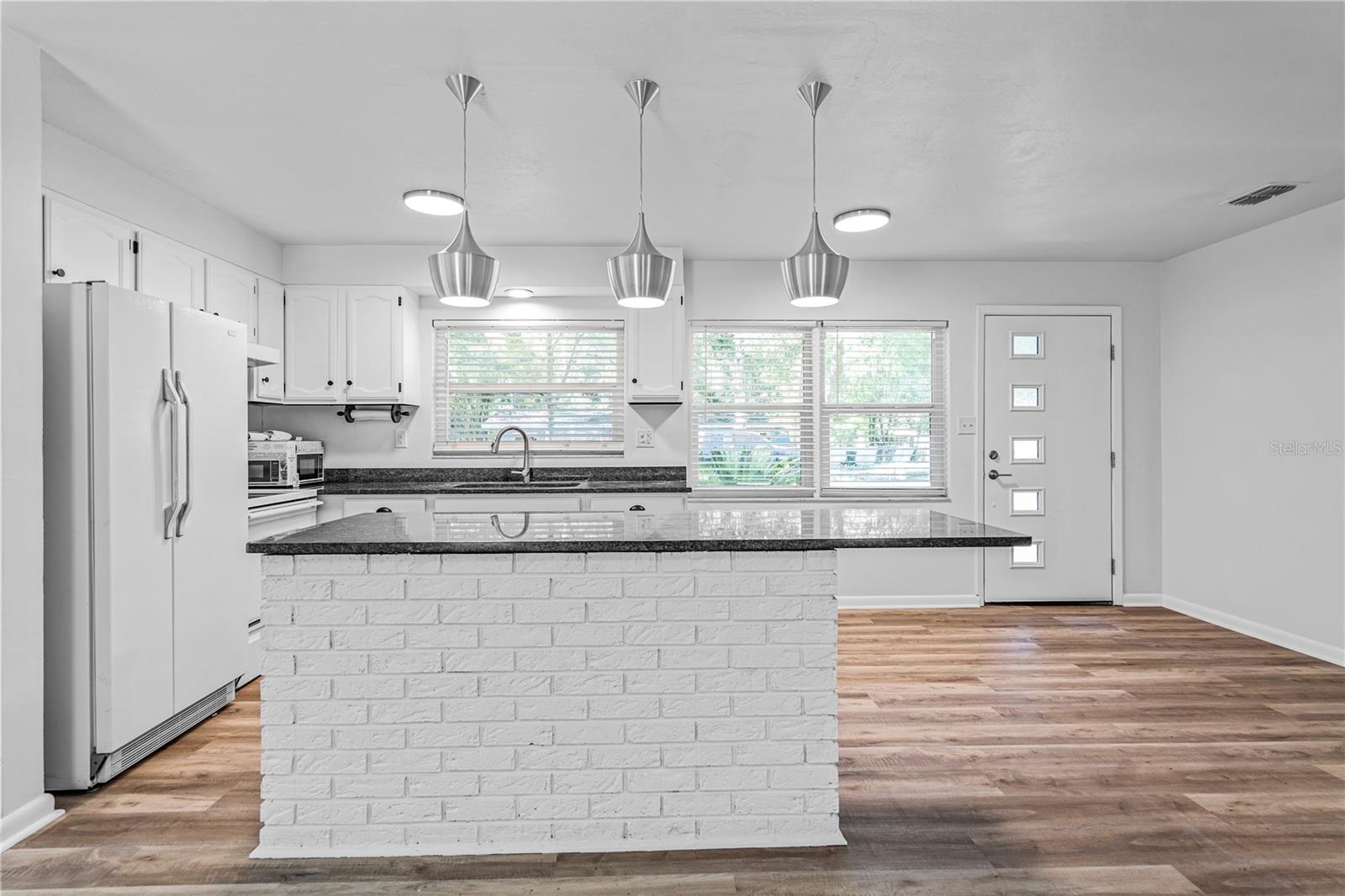 Image 6 of 20 For 3820 15th Avenue