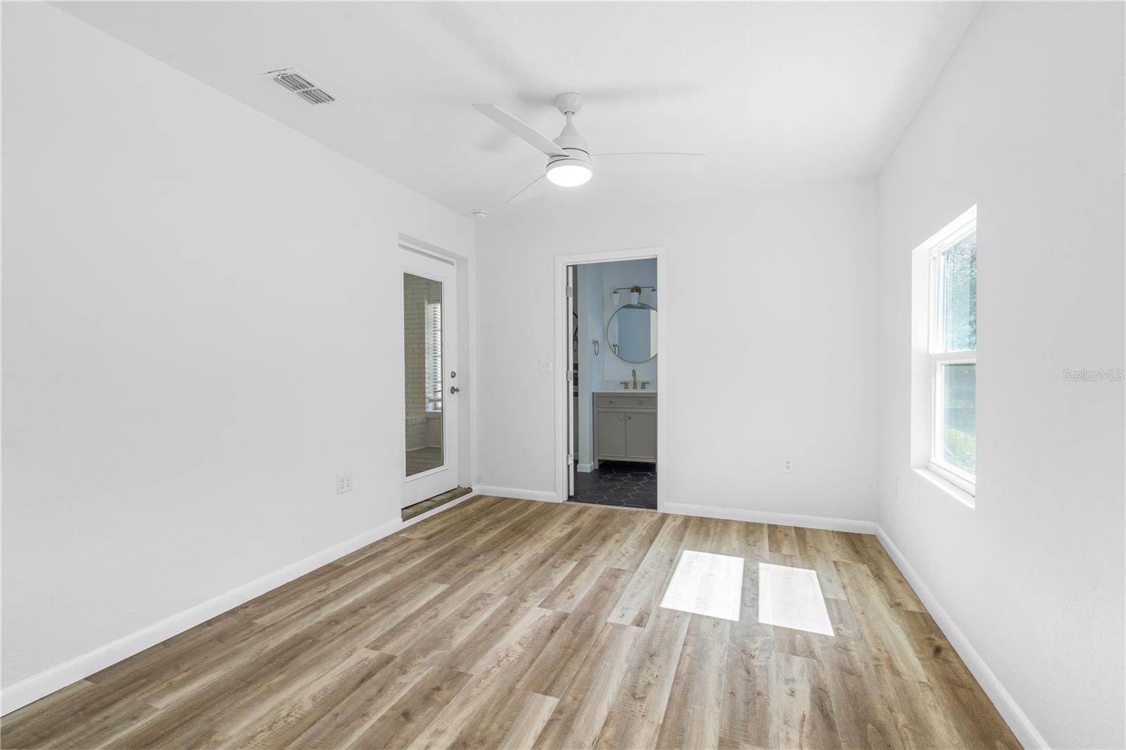 Image 9 of 20 For 3820 15th Avenue