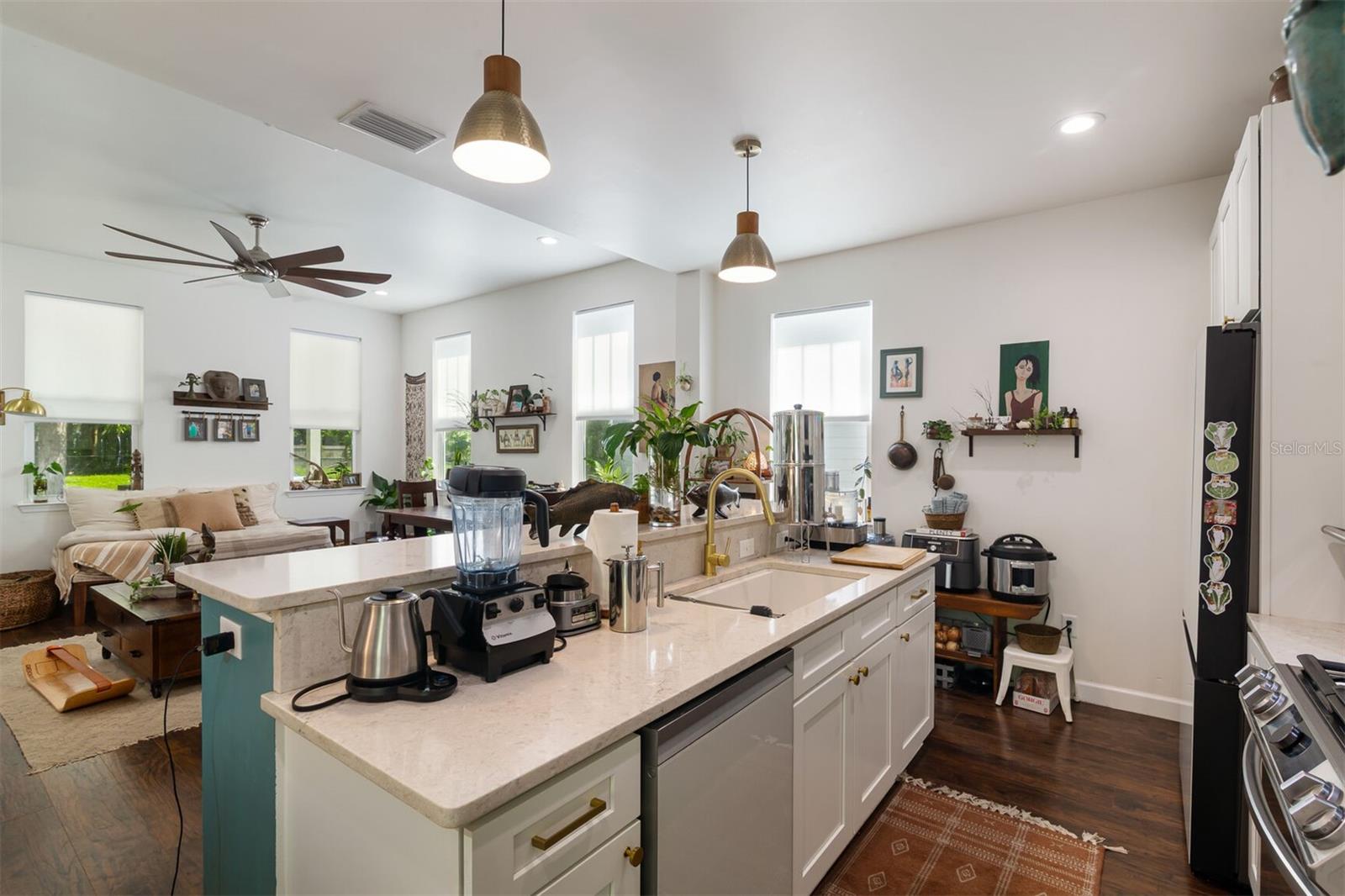 Image 13 of 32 For 423 6th Avenue