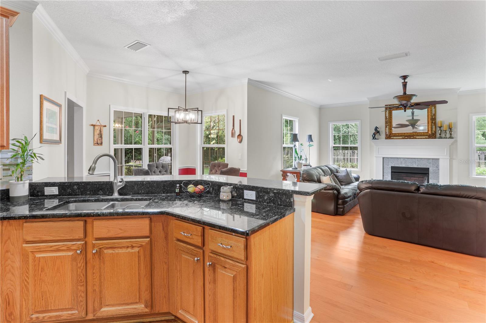 Image 7 of 40 For 7277 White Oaks Road