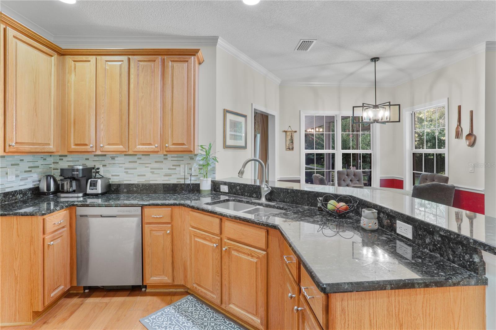 Image 9 of 40 For 7277 White Oaks Road